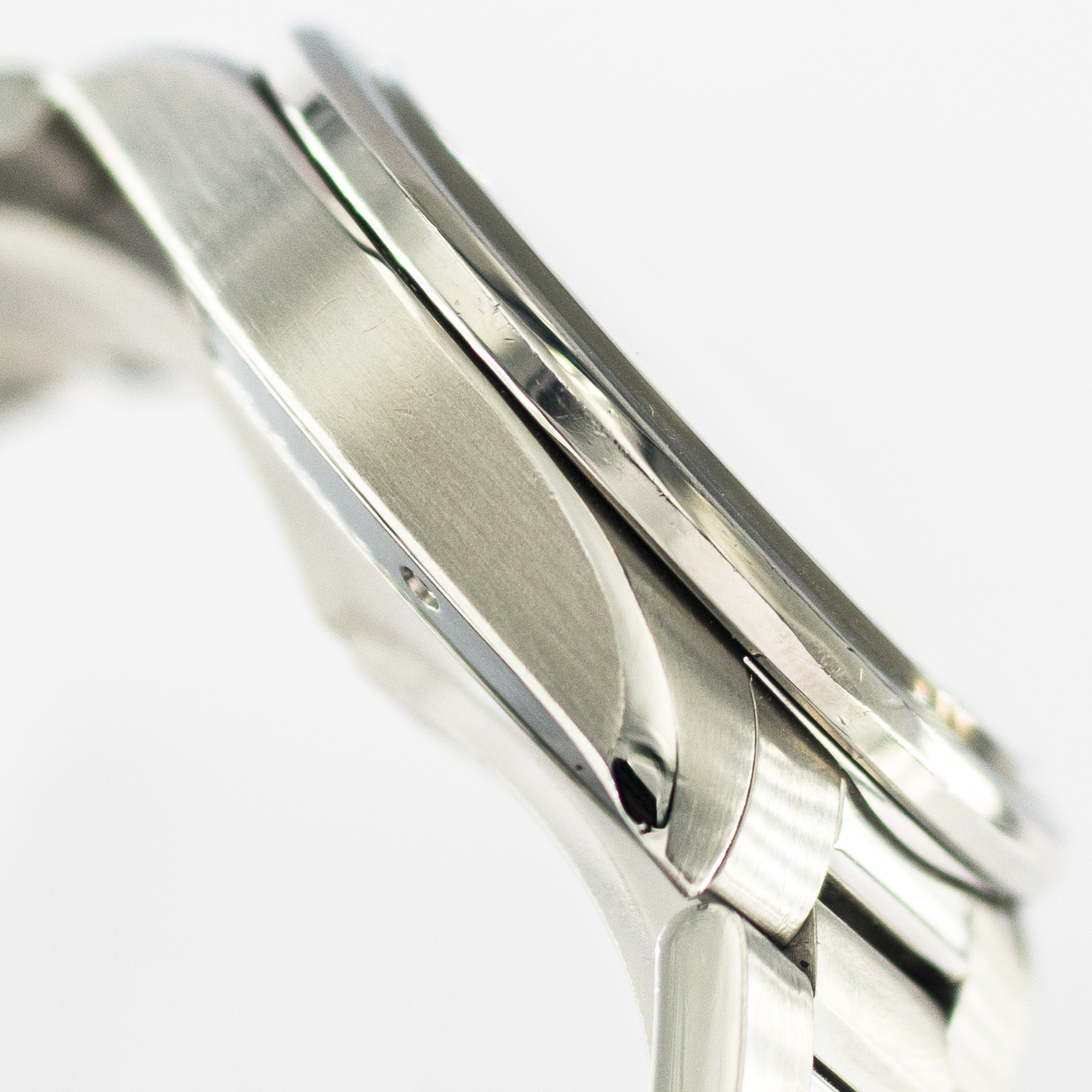 1423_marcels_watch_group_pre_owned_tag_heuer_WAV