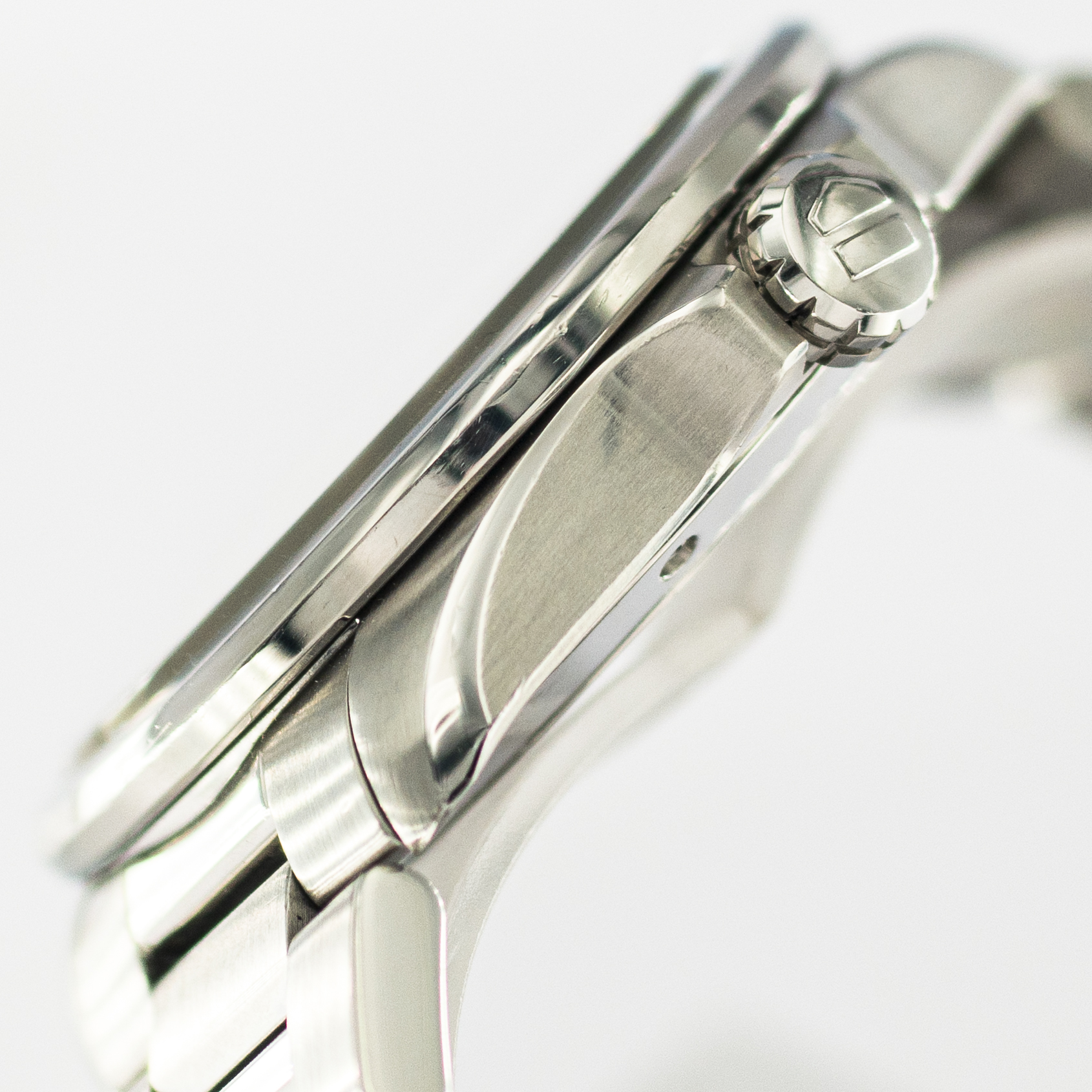 1423_marcels_watch_group_pre_owned_tag_heuer_WAV