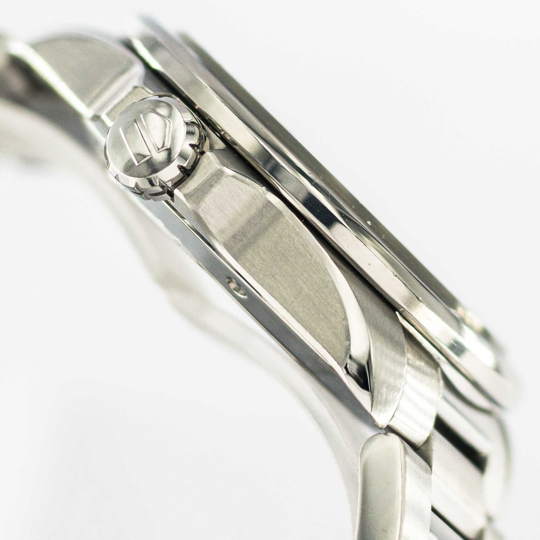 1423_marcels_watch_group_pre_owned_tag_heuer_WAV
