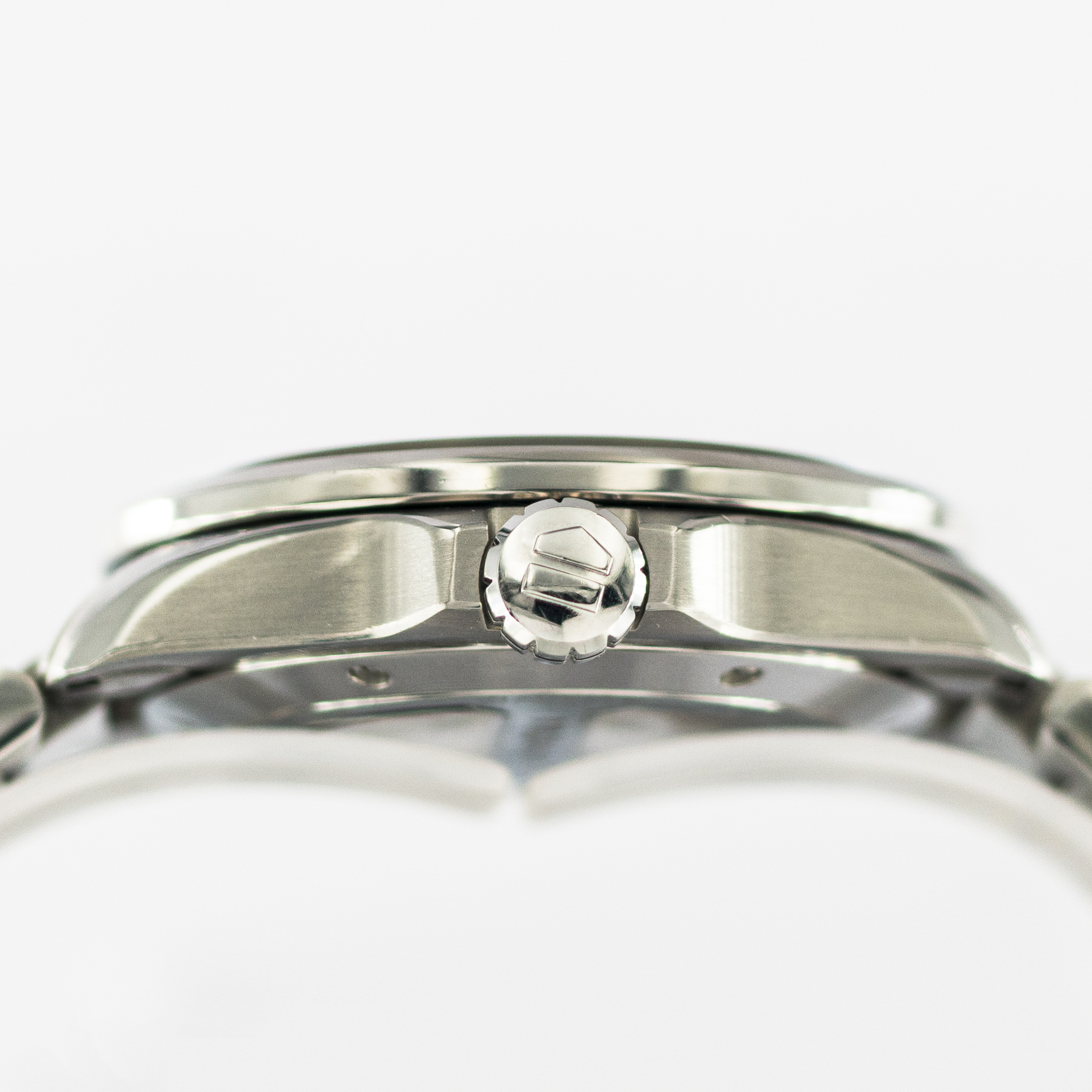 1423_marcels_watch_group_pre_owned_tag_heuer_WAV