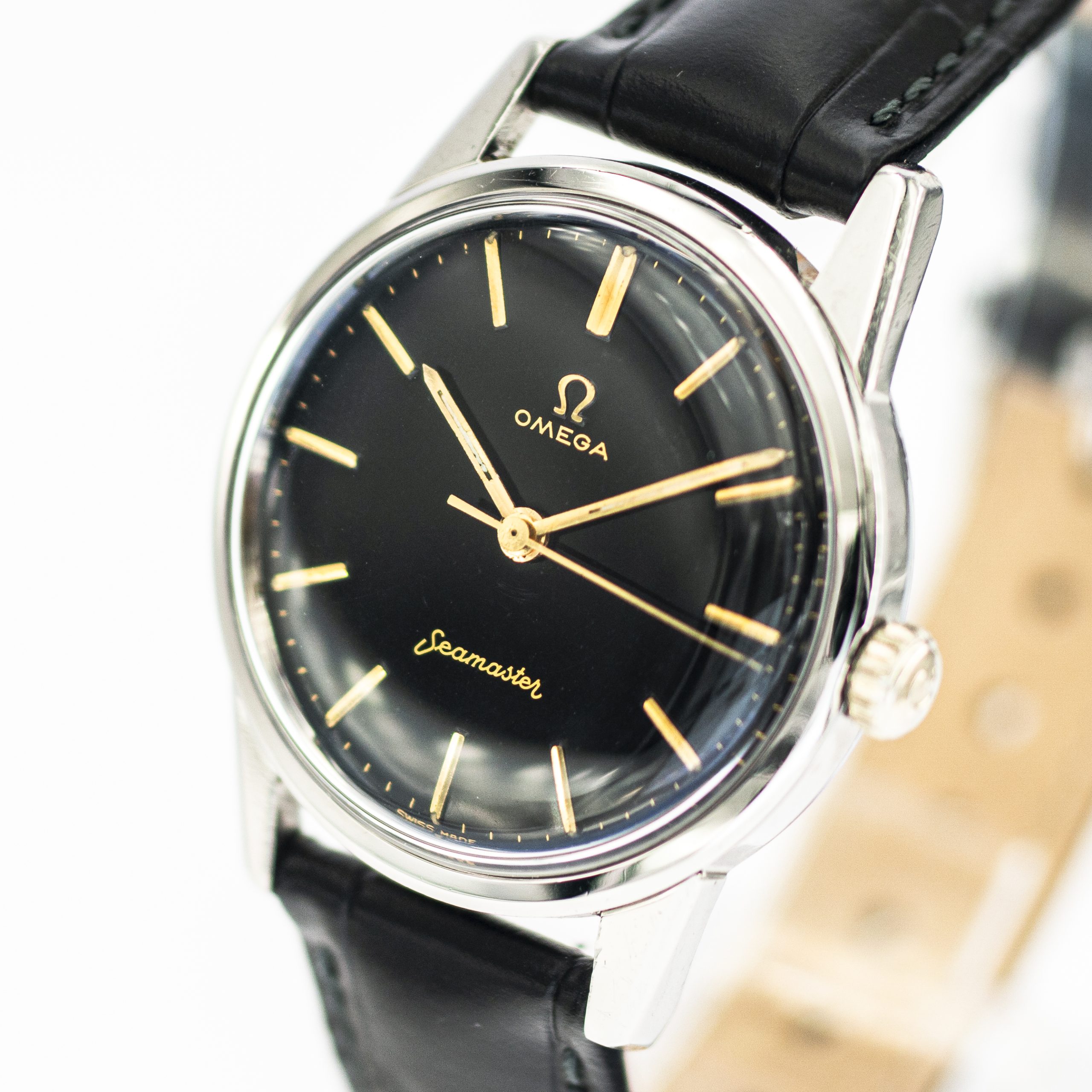 1426_marcels_watch_group_vintage_wristwatch_1961_omega_14390_seamaster_dial_03