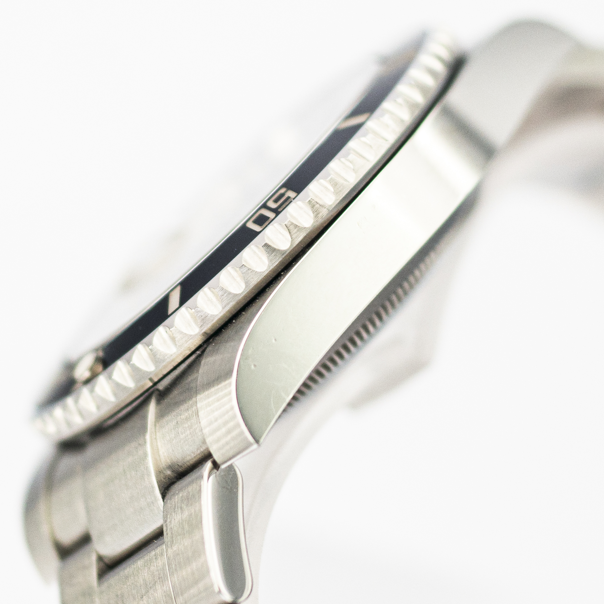 1417_marcels_watch_group_2018_rolex_116610LN_submariner_date_case_side_02