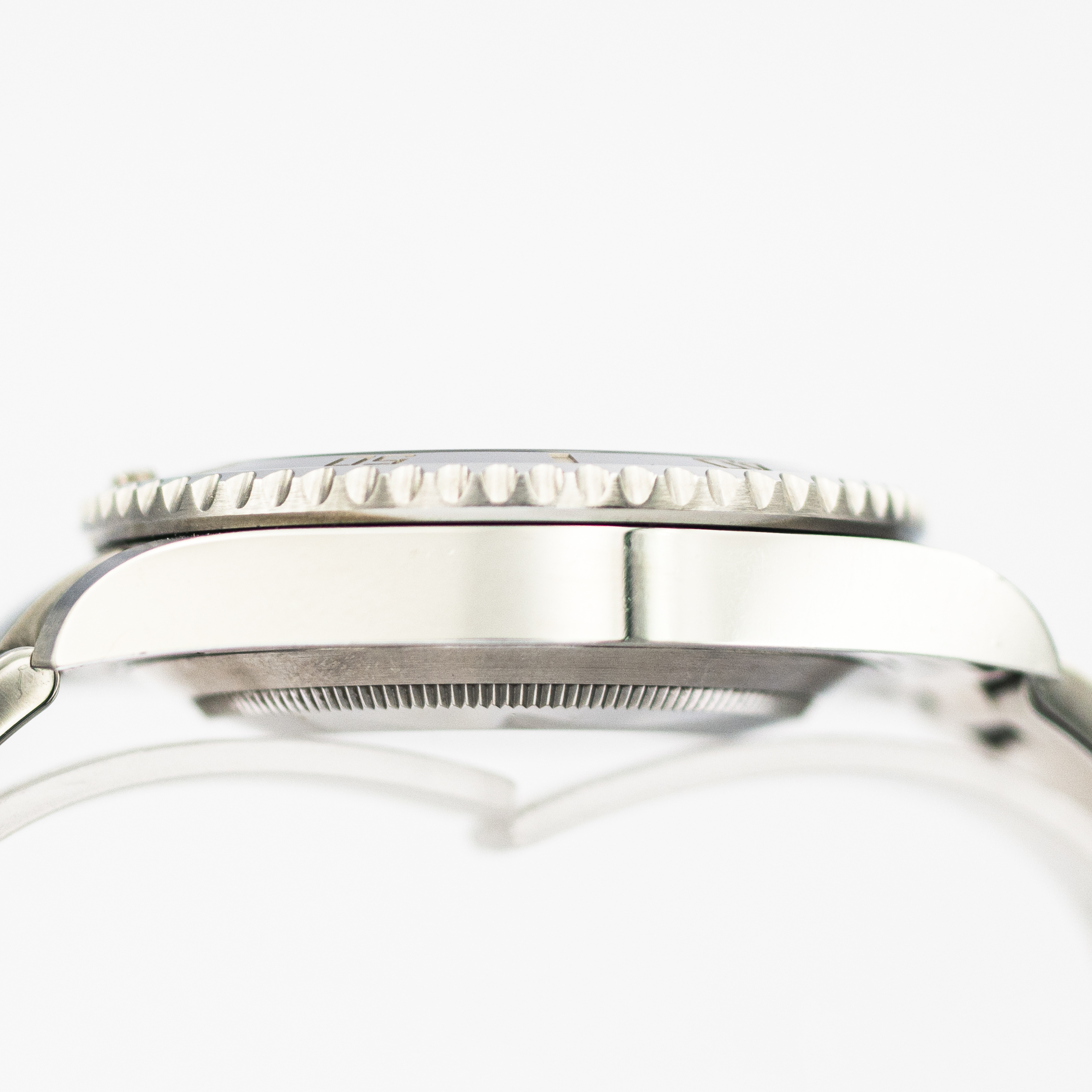 1417_marcels_watch_group_2018_rolex_116610LN_submariner_date_case_side_04