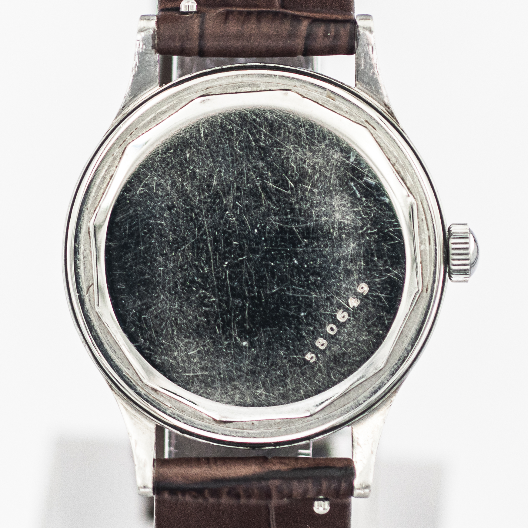 1434_marcels_watch_group_vintage_wristwatch_1951_jaegerlecoultre_e165_caseback_001