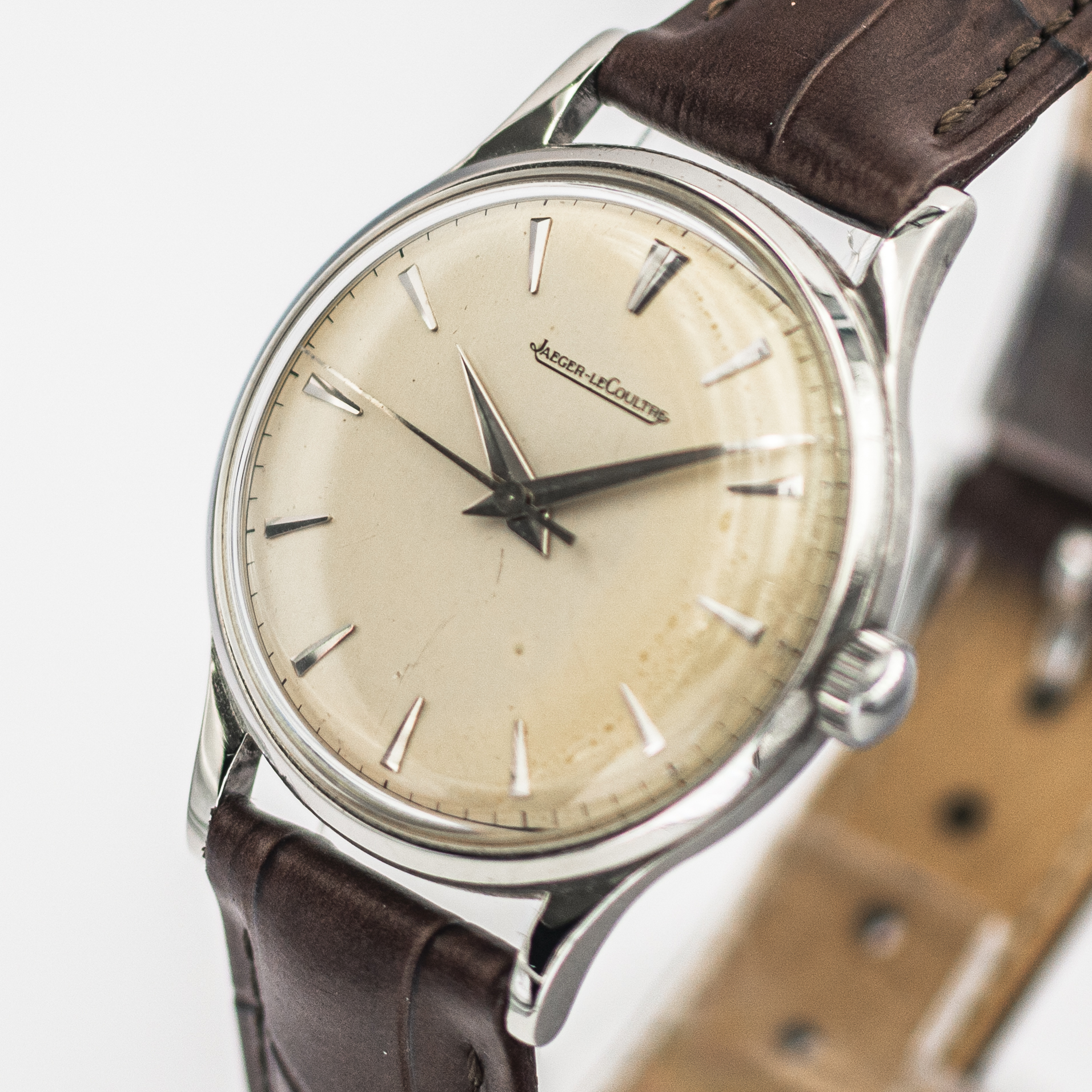 1434_marcels_watch_group_vintage_wristwatch_1951_jaegerlecoultre_e165_dial_006
