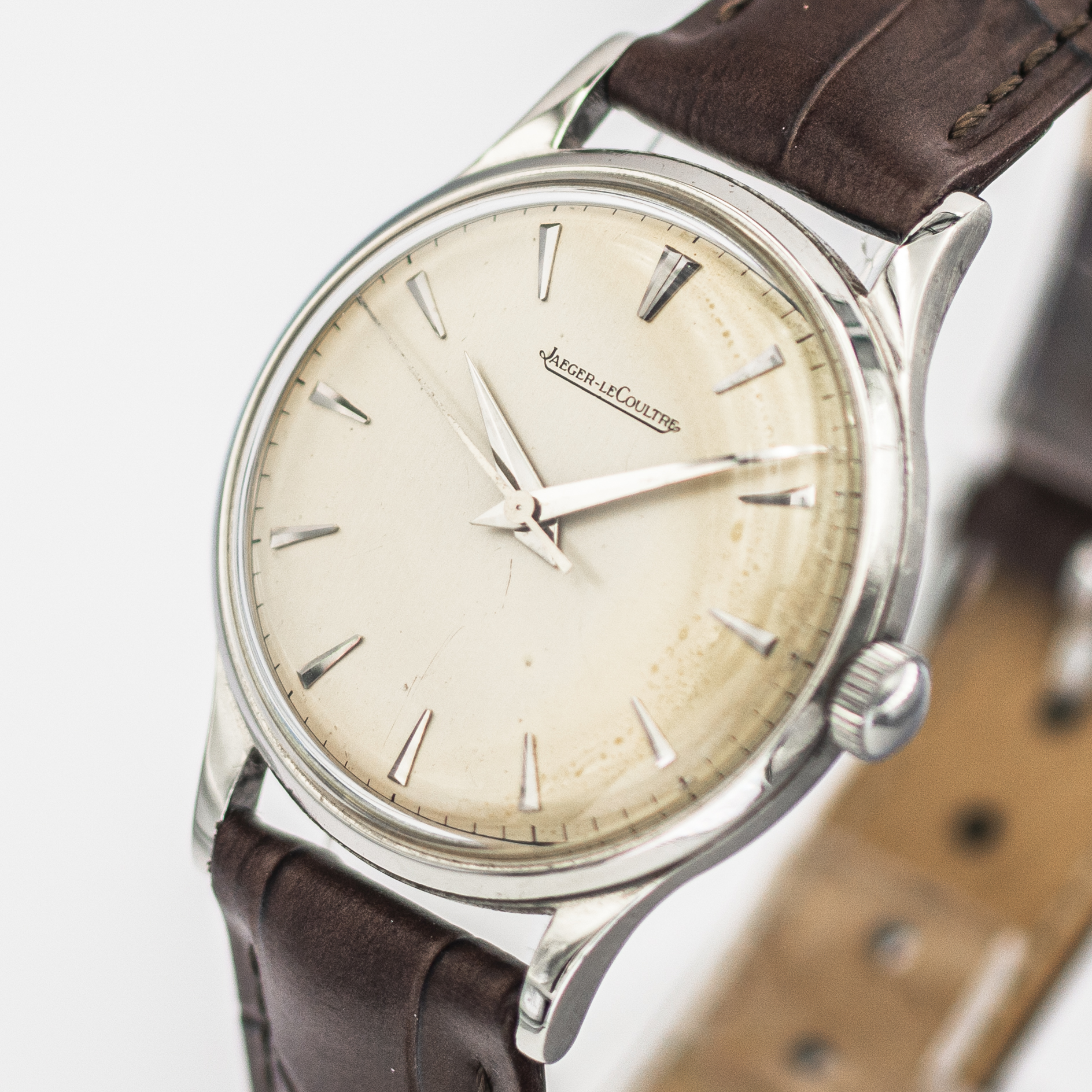 1434_marcels_watch_group_vintage_wristwatch_1951_jaegerlecoultre_e165_dial_007