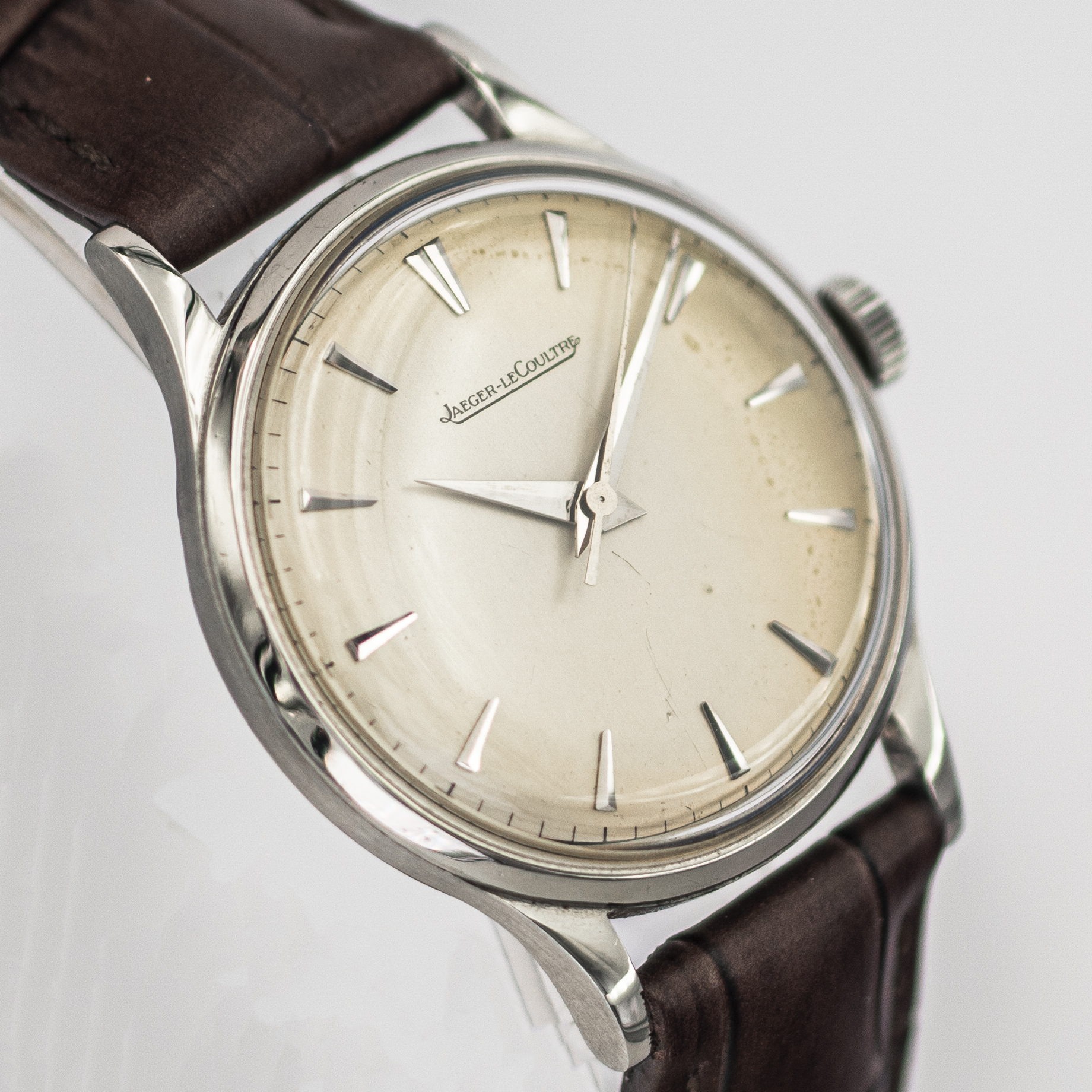 1434_marcels_watch_group_vintage_wristwatch_1951_jaegerlecoultre_e165_dial_010