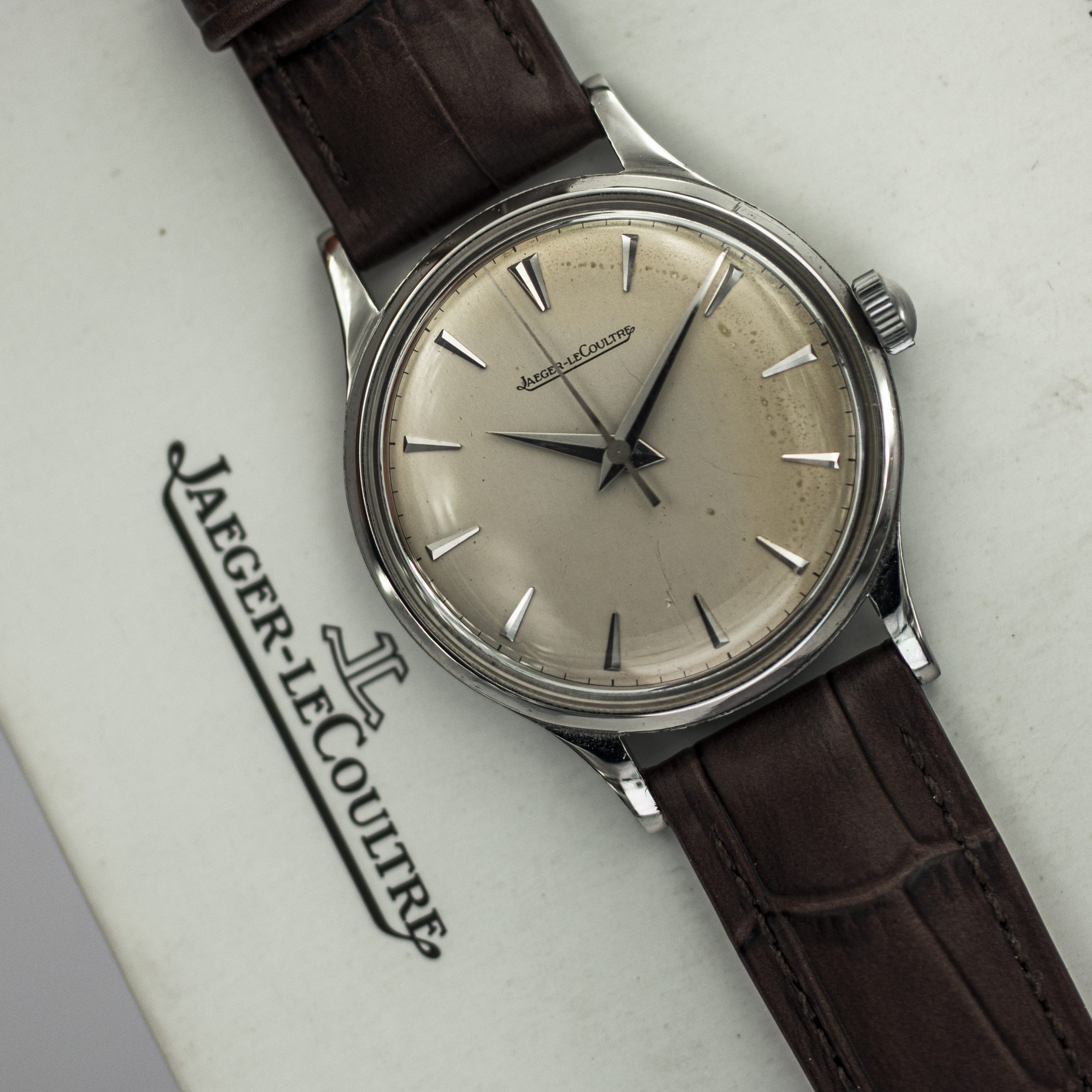 1434_marcels_watch_group_vintage_wristwatch_1951_jaegerlecoultre_e165_dial_017