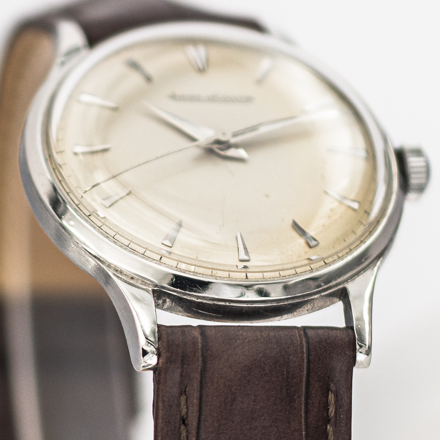 1434_marcels_watch_group_vintage_wristwatch_1951_jaegerlecoultre_e165_lugs_002