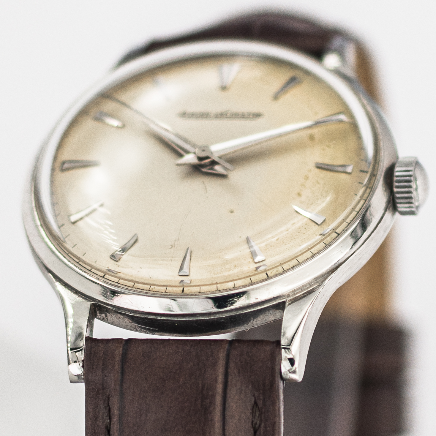 1434_marcels_watch_group_vintage_wristwatch_1951_jaegerlecoultre_e165_lugs_003