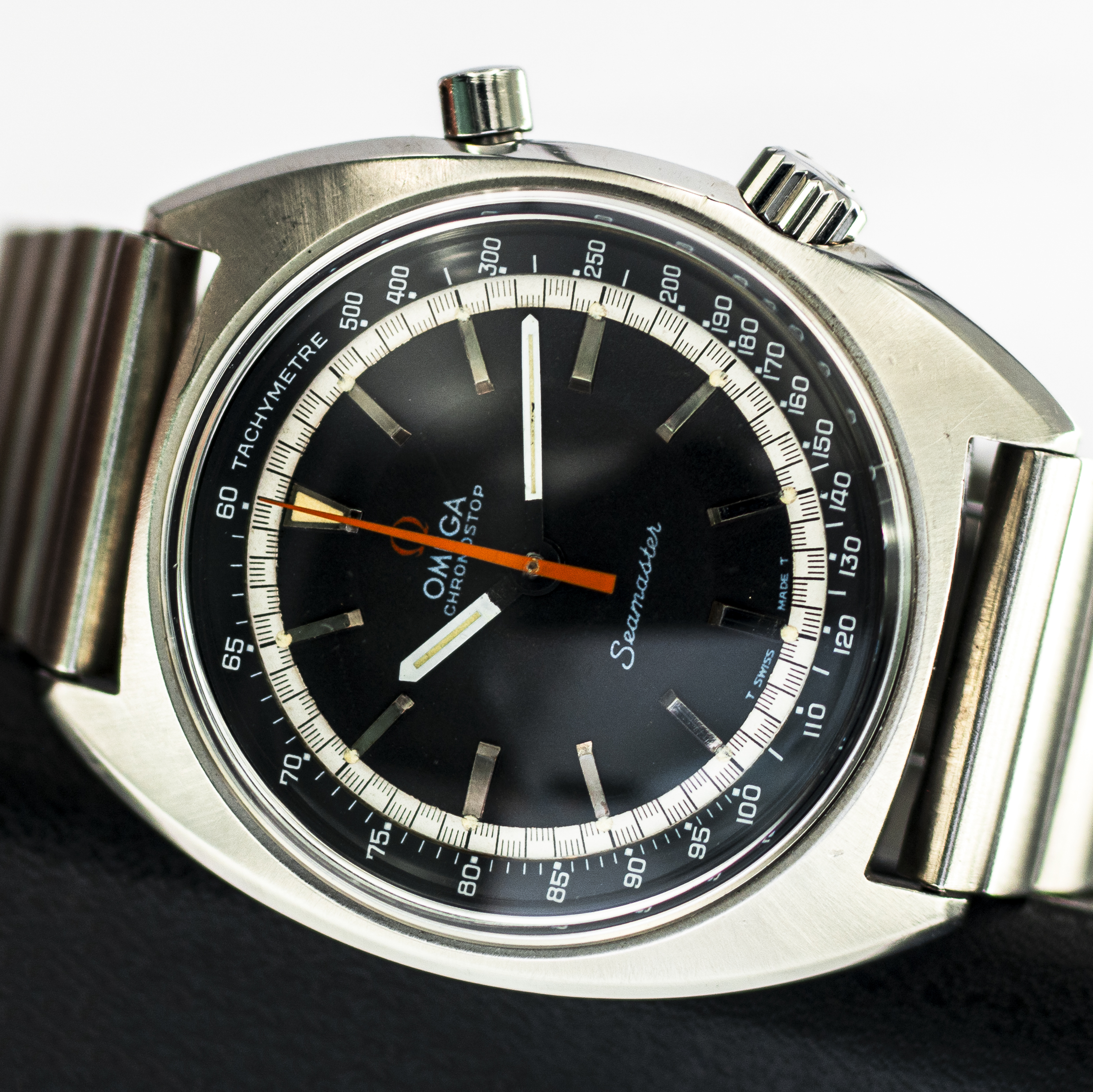 1439_marcels_watch_group_vintage_wristwatch_1967_omega_145.007_seamaster_chronostop_dial_03