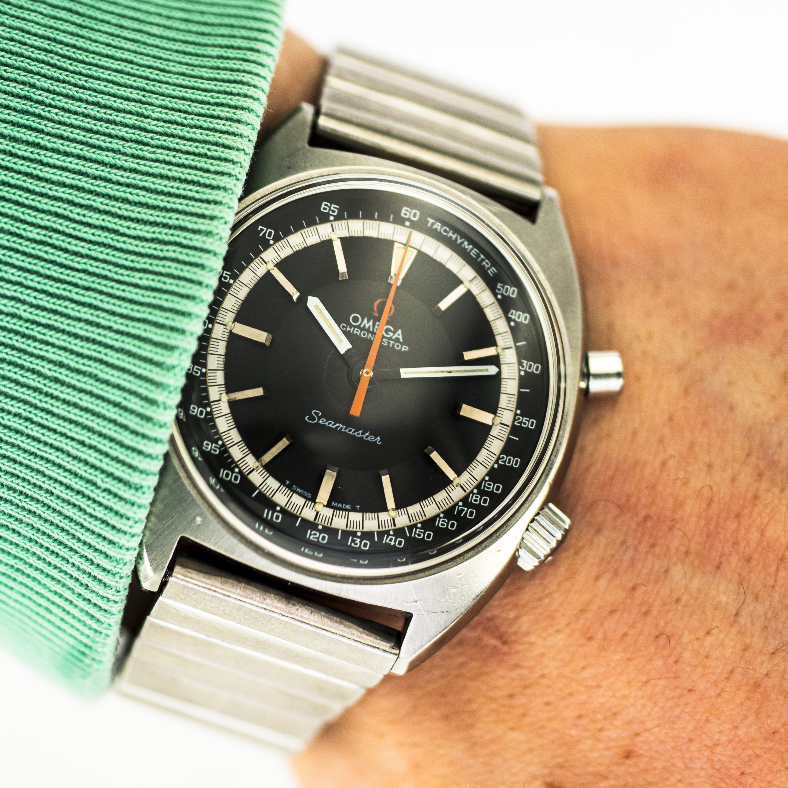 1439_marcels_watch_group_vintage_wristwatch_1967_omega_145.007_seamaster_chronostop_wristshot_01