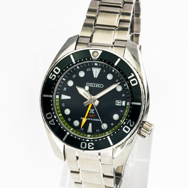 1455_marcels_watchg_group_wristwatch_2022_seiko_prospex_Sumo_SBPK001_SFK003J1_Diver_Solar_GMT_5k65_0AA0_dial_12