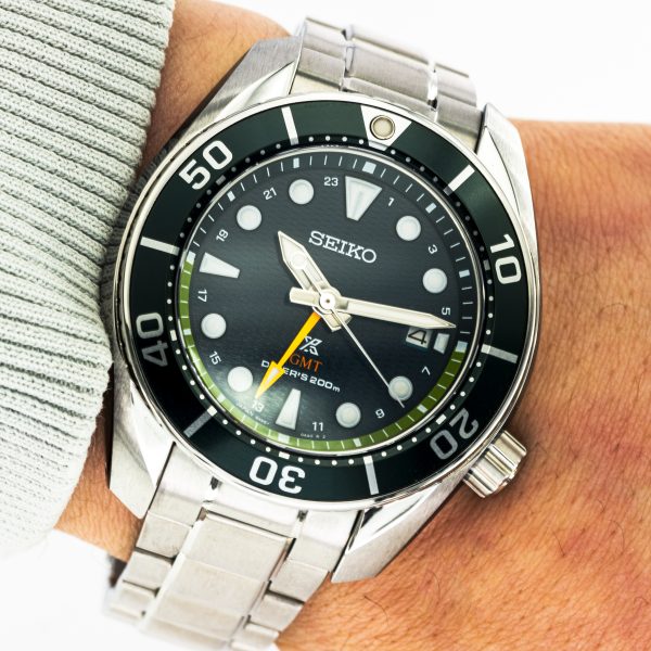 1455_marcels_watchg_group_wristwatch_2022_seiko_prospex_Sumo_SBPK001_SFK003J1_Diver_Solar_GMT_5k65_0AA0_wristshot_02