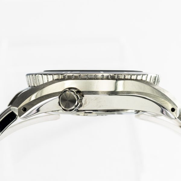 1455_marcels_watchg_group_wristwatch_2022_seiko_prospex_Sumo_SBPK001_SFK003J1_Diver_Solar_GMT_5k65_case_side_07