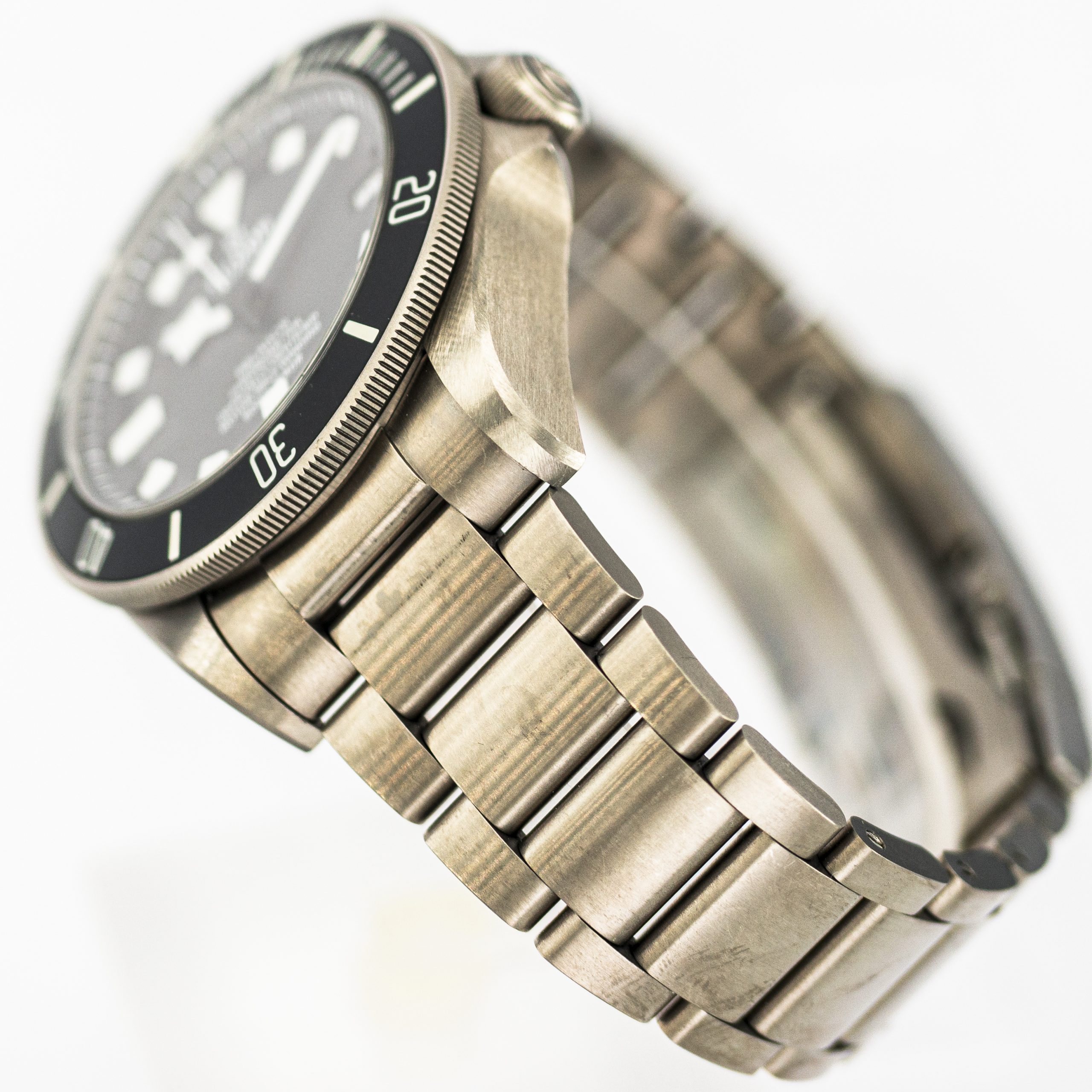 1468_marcels_watch_group_tudor_25600T_pelagos_bracelet_01