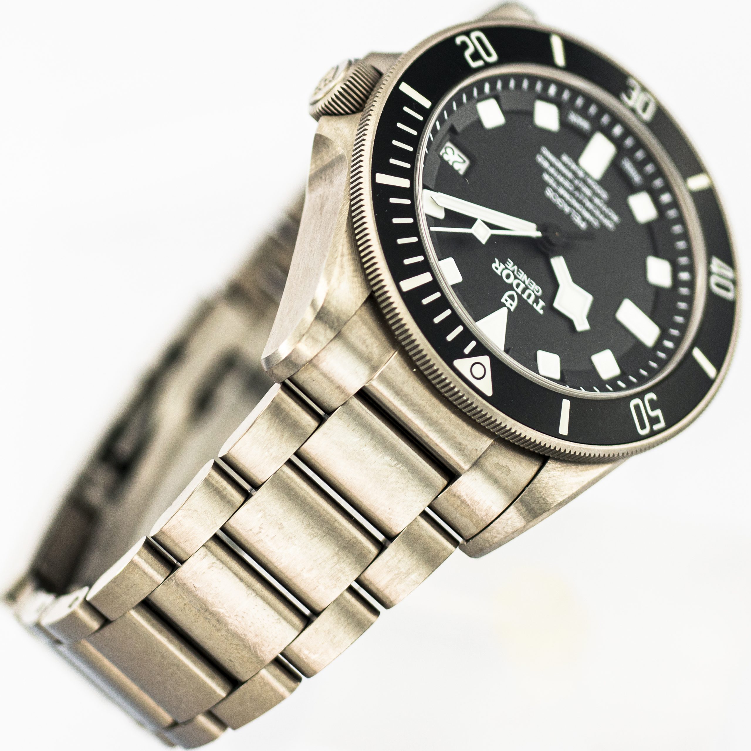 1468_marcels_watch_group_tudor_25600T_pelagos_bracelet_02