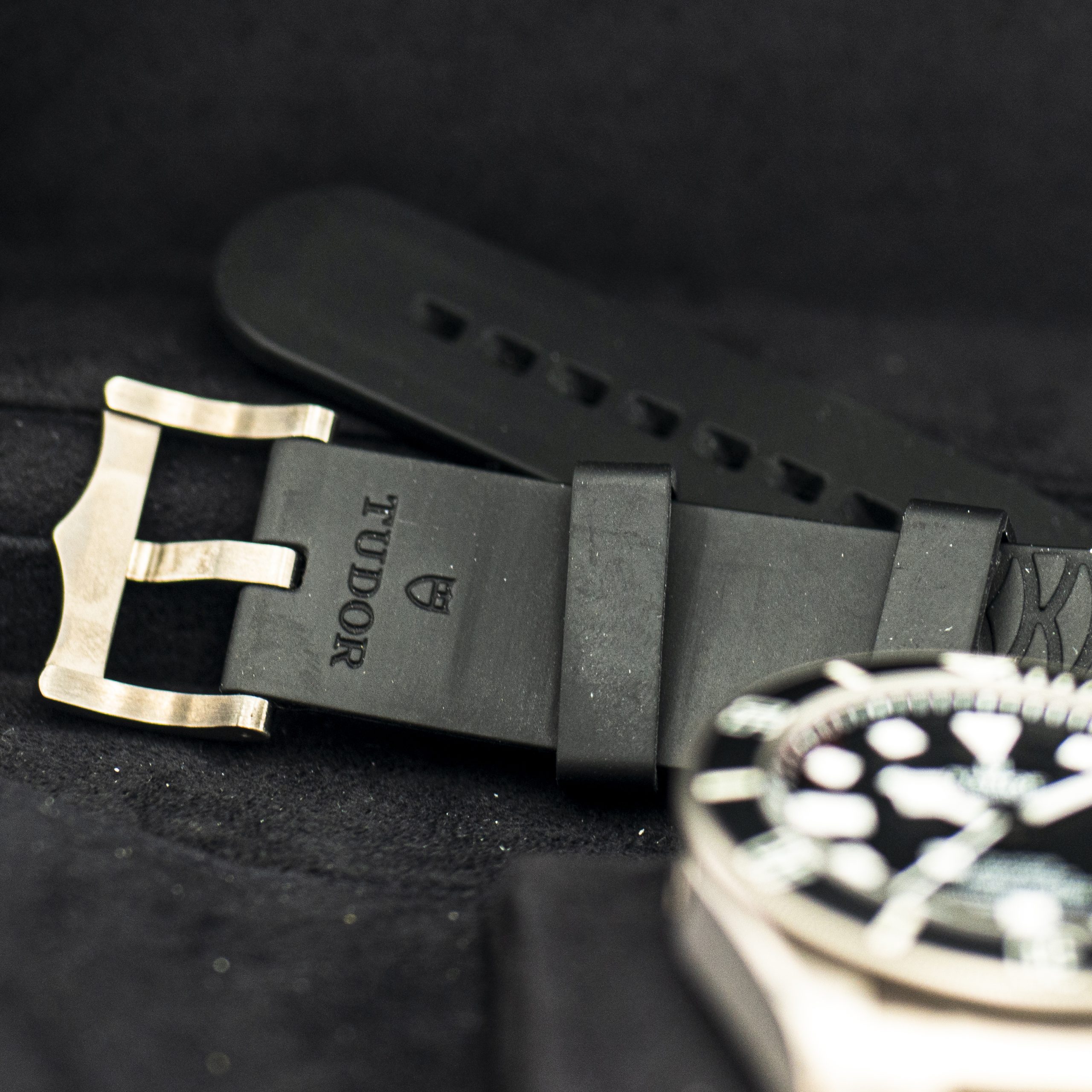 1468_marcels_watch_group_tudor_25600T_pelagos_cbox_papers_02