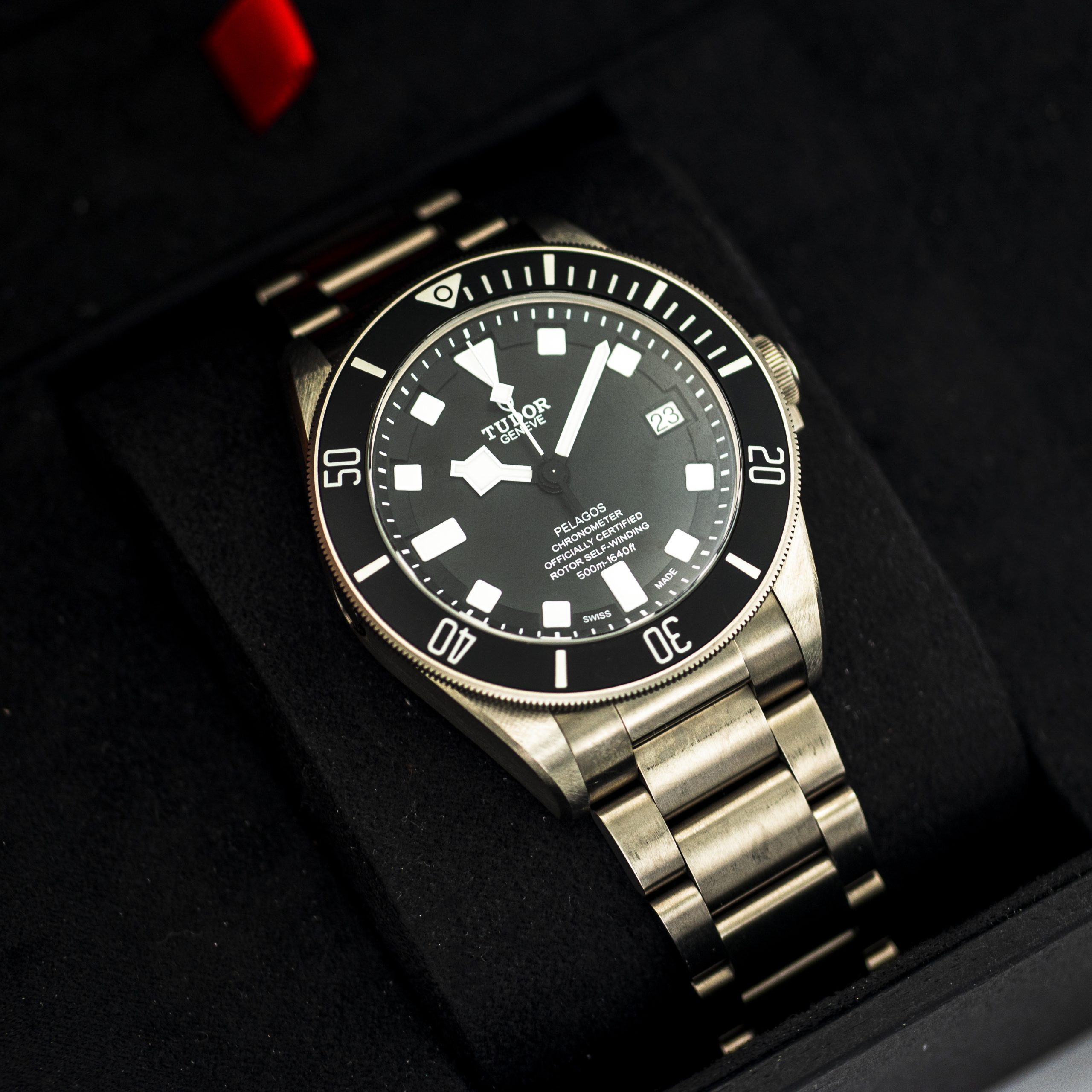 1468_marcels_watch_group_tudor_25600T_pelagos_cbox_papers_04