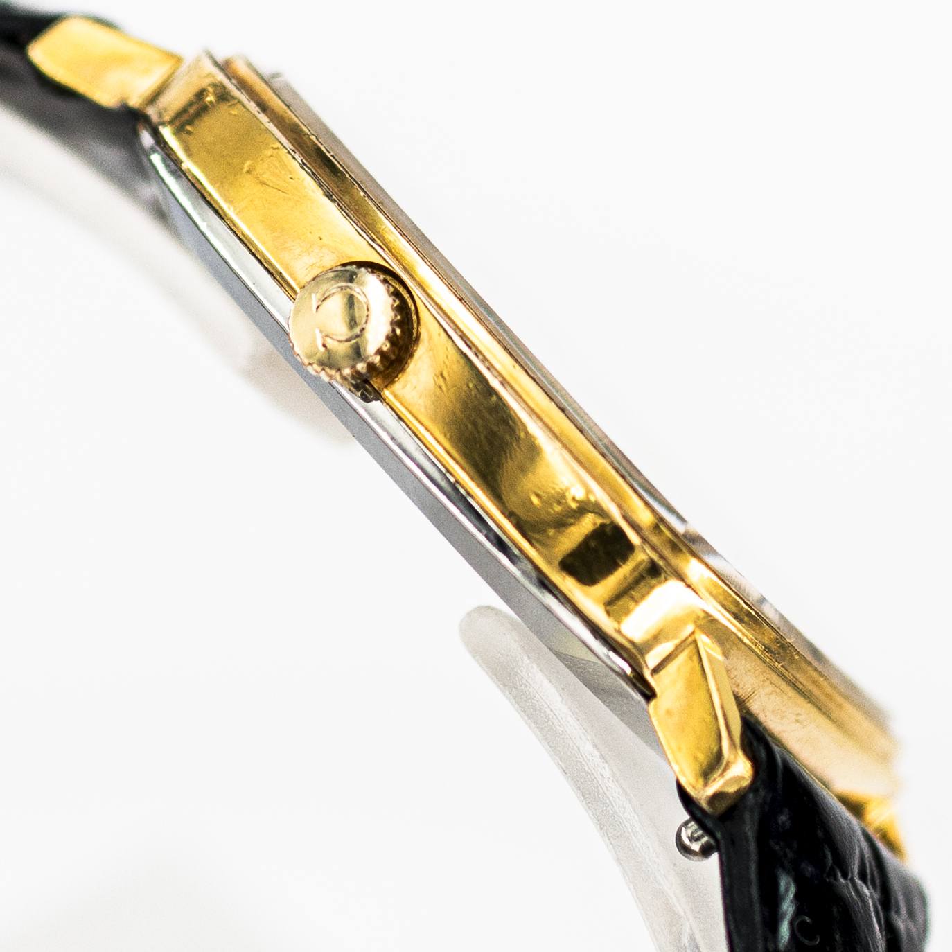 1480_marcels_watch_group_vintage_wrist_watch_1974_omega_MD111.0118_de_ville_case_side_02