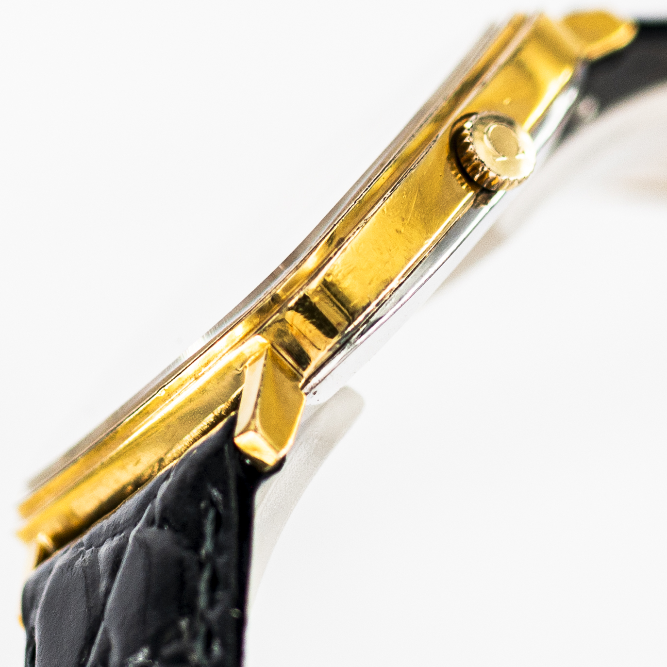 1480_marcels_watch_group_vintage_wrist_watch_1974_omega_MD111.0118_de_ville_case_side_03