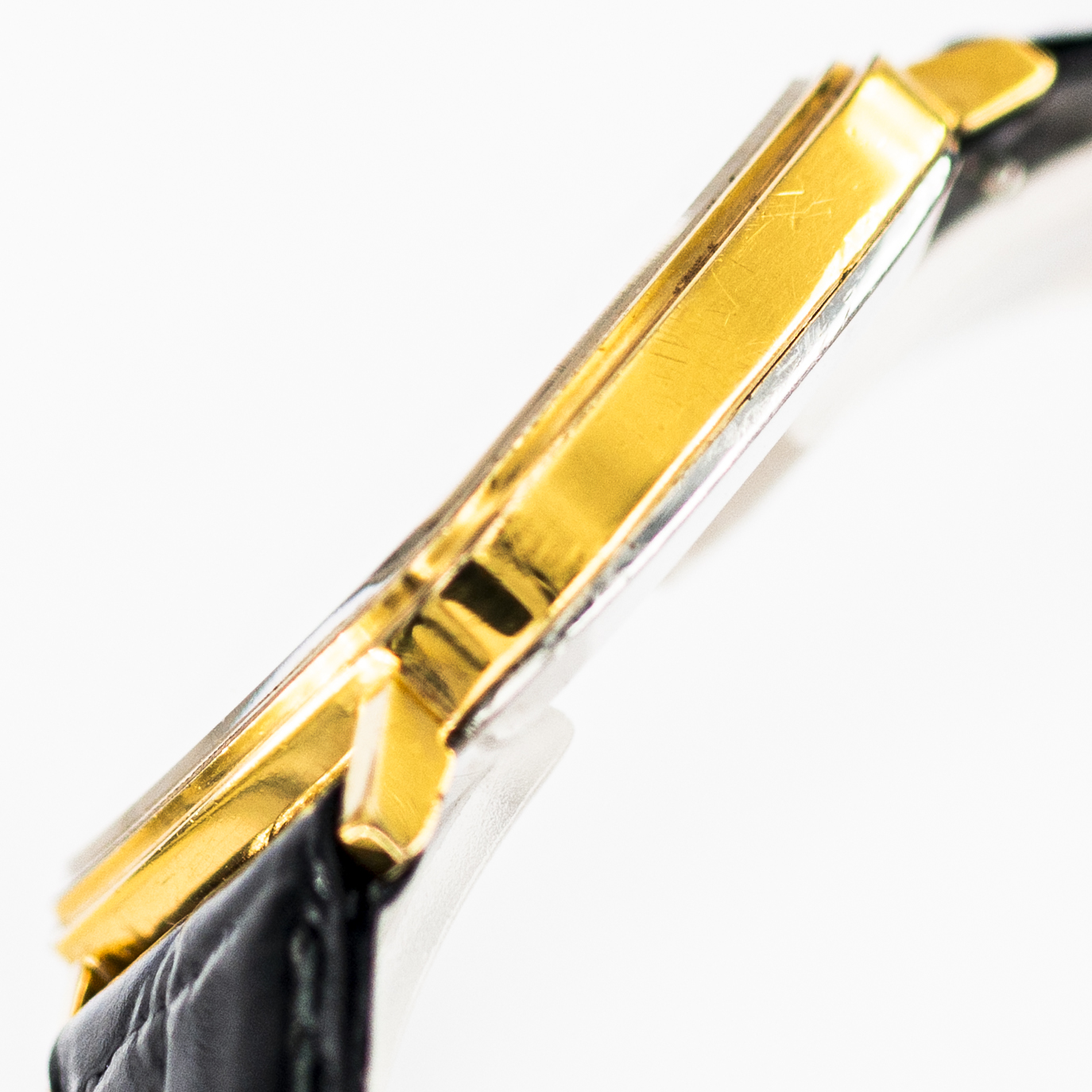 1480_marcels_watch_group_vintage_wrist_watch_1974_omega_MD111.0118_de_ville_case_side_06