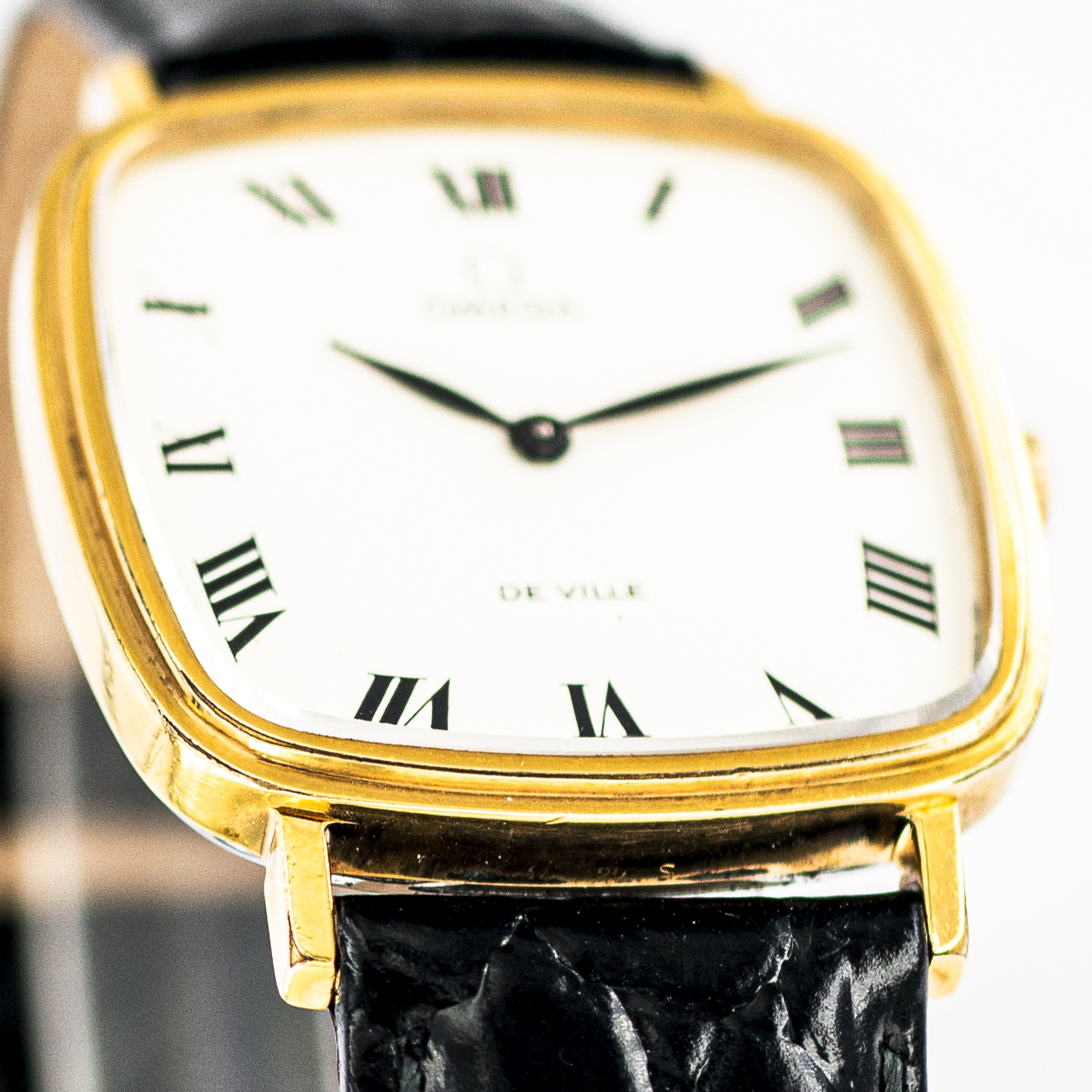 1480_marcels_watch_group_vintage_wrist_watch_1974_omega_MD111.0118_de_ville_lugs_01