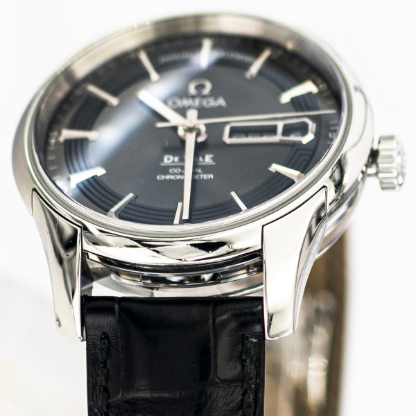 1495_marcels_watch_group_2009_omega_431.33.41.22.06.001_de_ville_hour_vision_annual_calendar_lugs_01