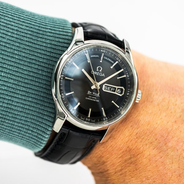1495_marcels_watch_group_2009_omega_431.33.41.22.06.001_de_ville_hour_vision_annual_calendar_wristshot_01