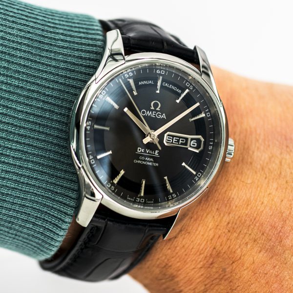 1495_marcels_watch_group_2009_omega_431.33.41.22.06.001_de_ville_hour_vision_annual_calendar_wristshot_02