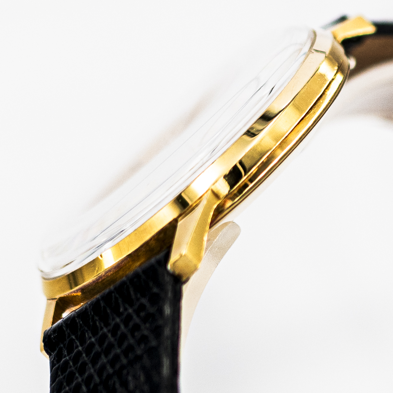 1506_marcels_watch_group_vintage_wristwatch_1970_jaegerlecoultre_20007_case_side_06