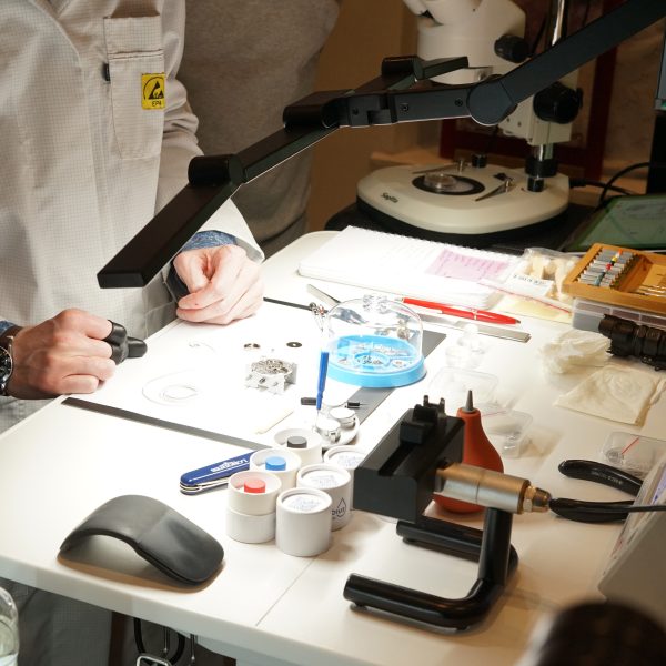 marcels_watch_group_watchmaking_course_watchmaker_102