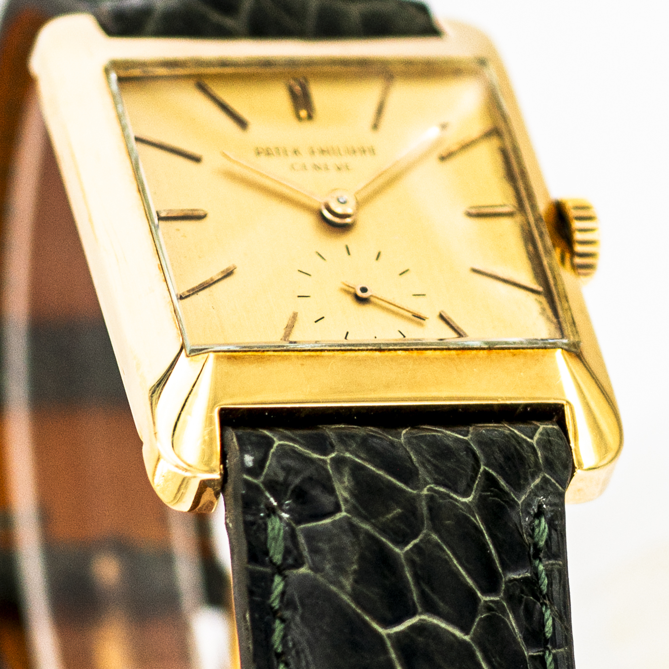 1507_marcels_watch_group_vintage_wristwatch_1952_patek_philippe_2488_goldwatch_lugs_04