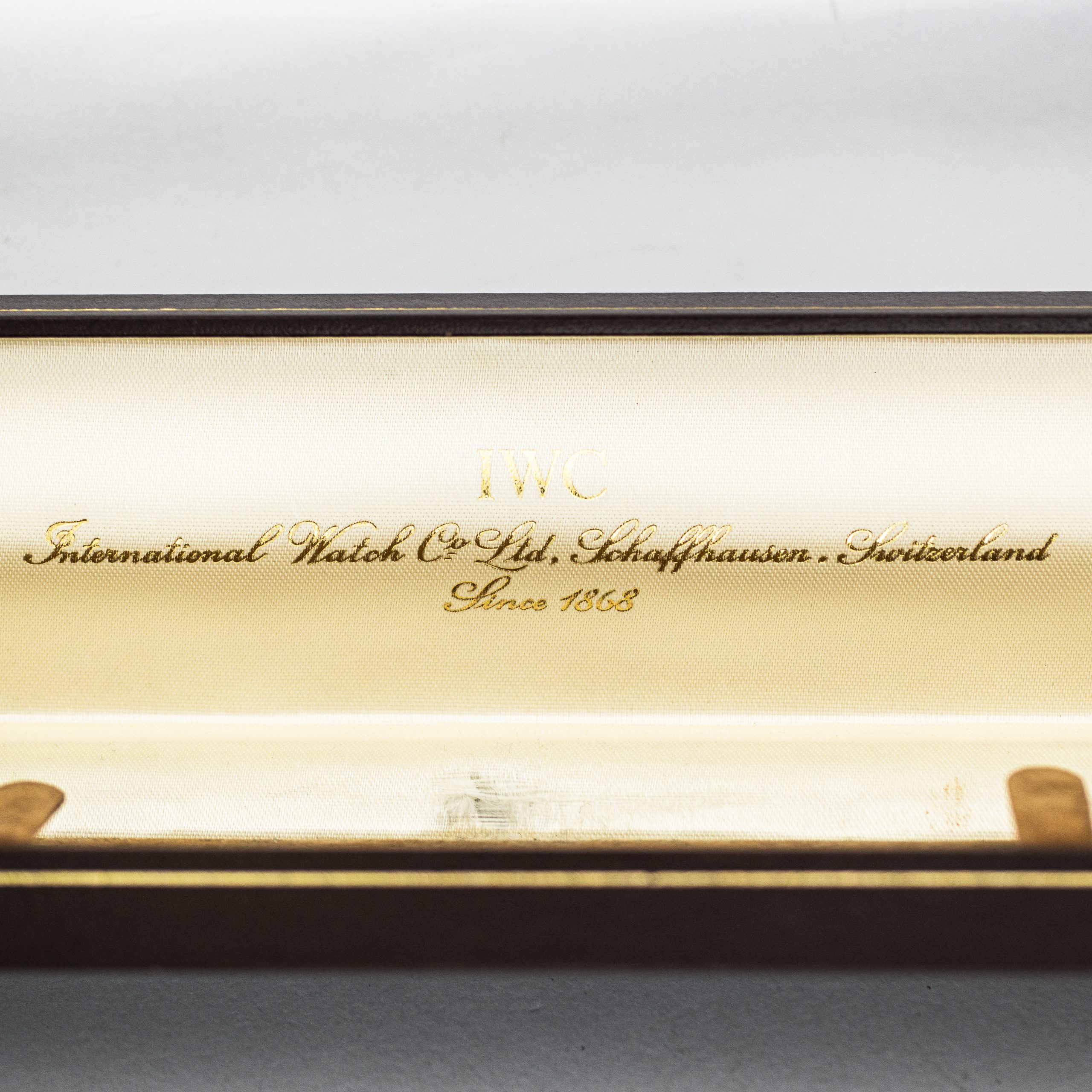 1510_marcels_watch_group_vintage_wristwatch_1955_iwc_1454642_calatrava_box_07