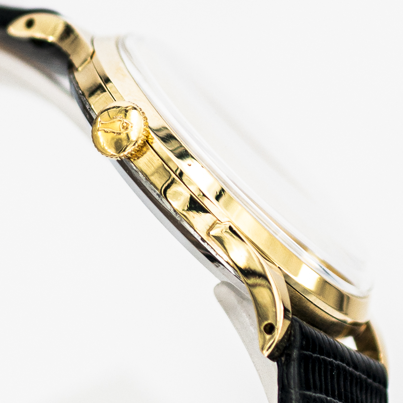 1510_marcels_watch_group_vintage_wristwatch_1955_iwc_1454642_calatrava_case_side_02