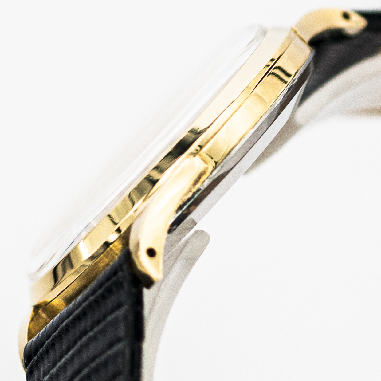 1510_marcels_watch_group_vintage_wristwatch_1955_iwc_1454642_calatrava_case_side_06