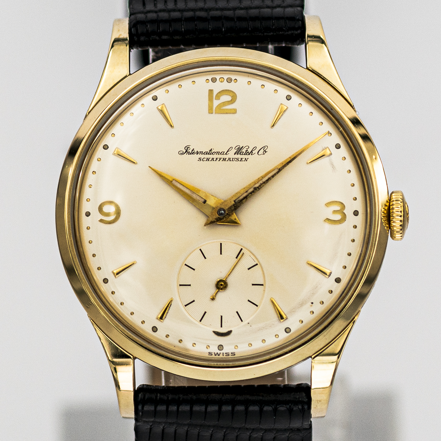 1510_marcels_watch_group_vintage_wristwatch_1955_iwc_1454642_calatrava_dial_02