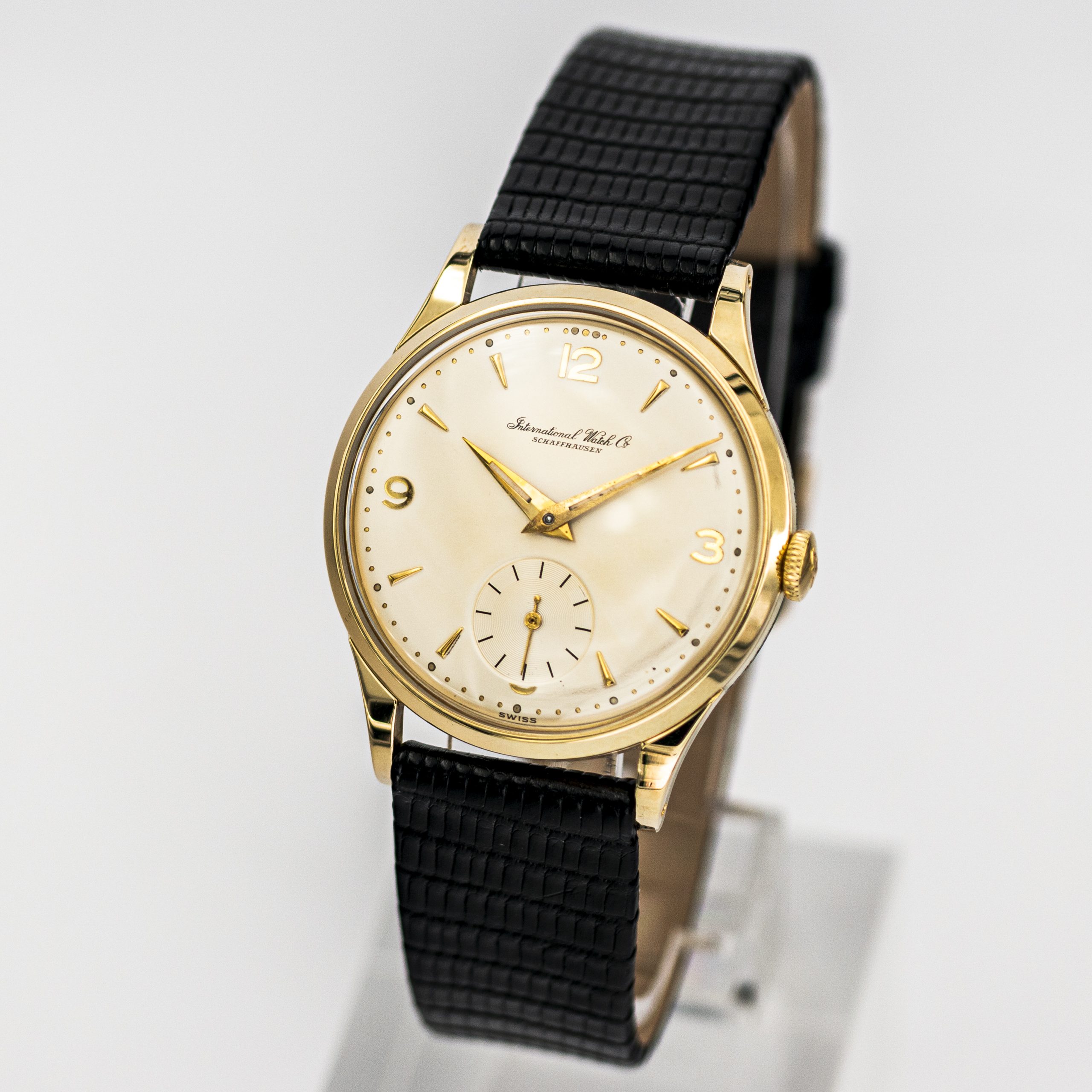 1510_marcels_watch_group_vintage_wristwatch_1955_iwc_1454642_calatrava_dial_03