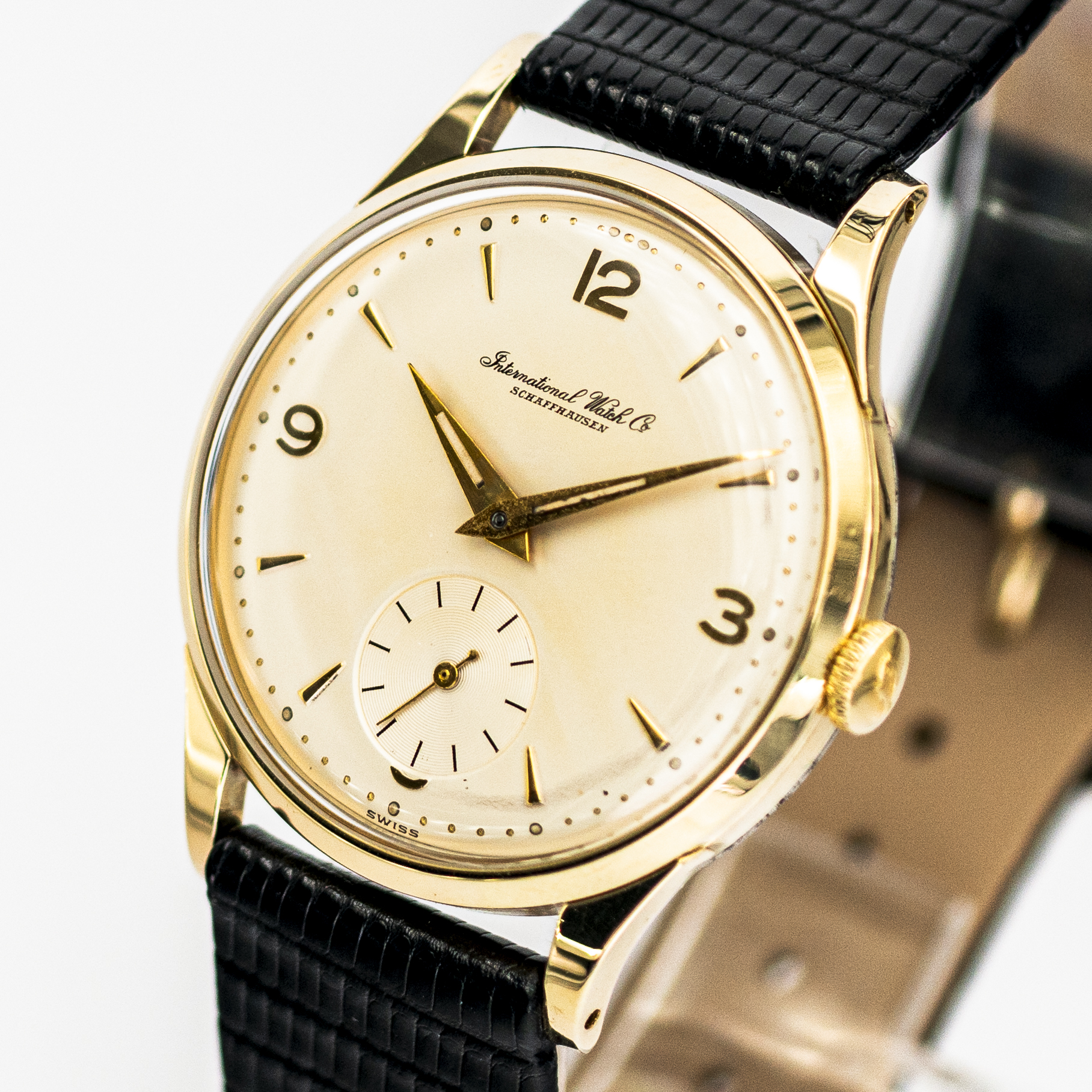 1510_marcels_watch_group_vintage_wristwatch_1955_iwc_1454642_calatrava_dial_04