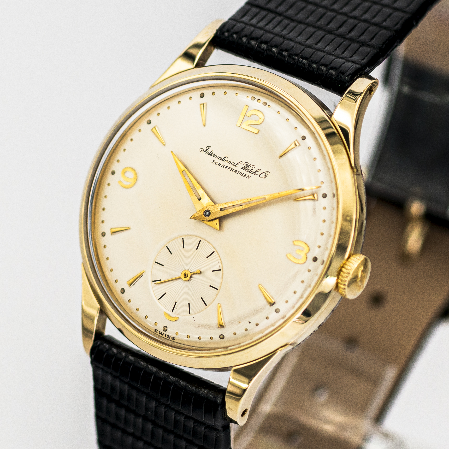 1510_marcels_watch_group_vintage_wristwatch_1955_iwc_1454642_calatrava_dial_05