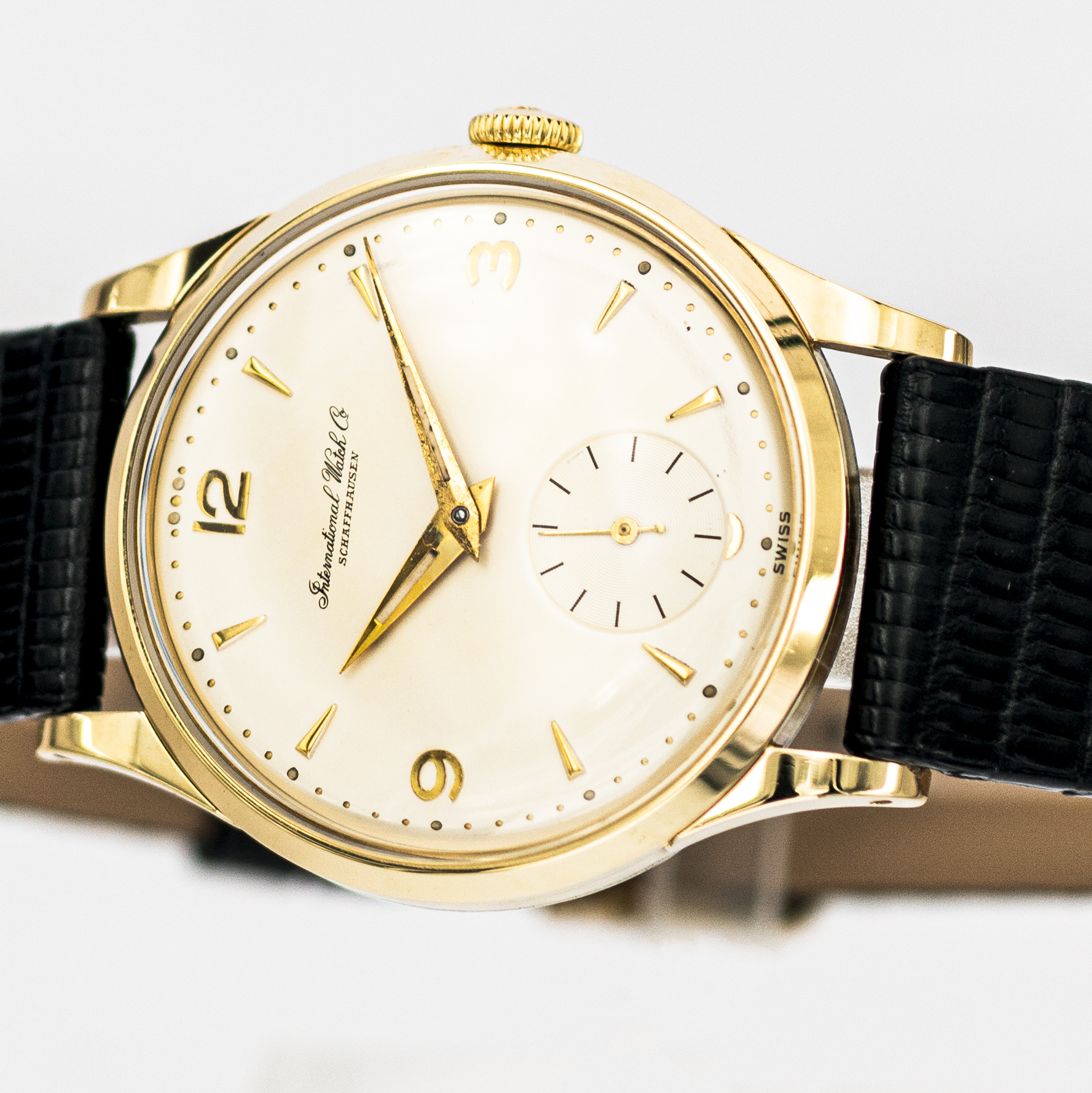 1510_marcels_watch_group_vintage_wristwatch_1955_iwc_1454642_calatrava_dial_12