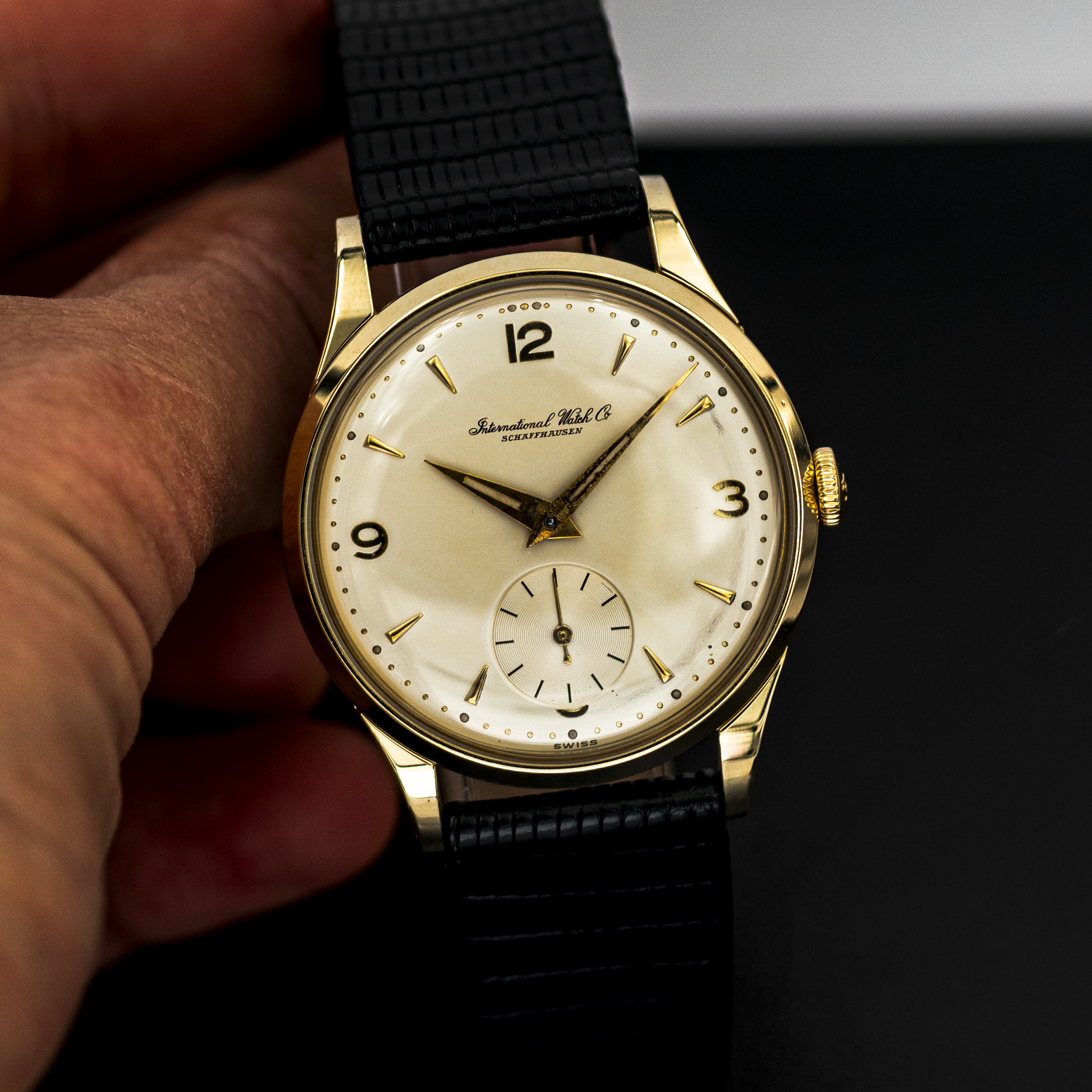 1510_marcels_watch_group_vintage_wristwatch_1955_iwc_1454642_calatrava_dial_13
