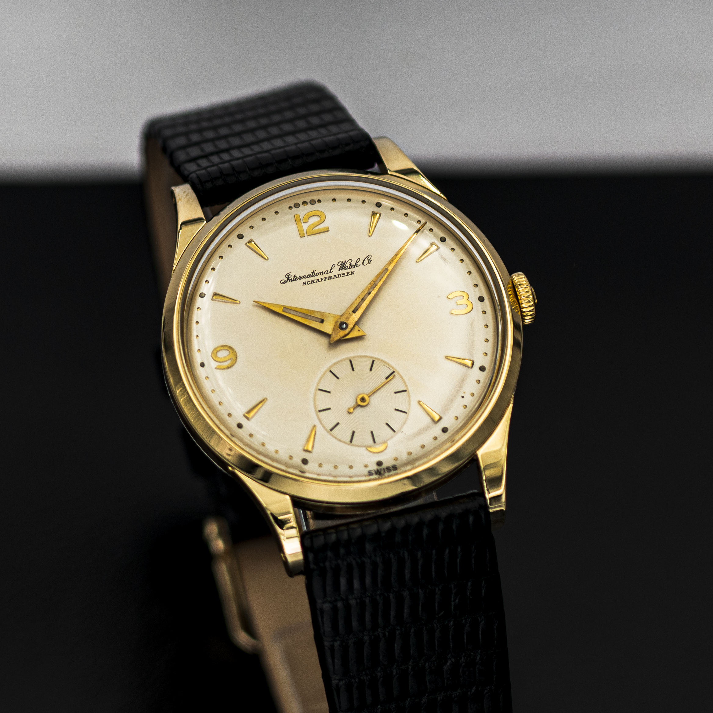 1510_marcels_watch_group_vintage_wristwatch_1955_iwc_1454642_calatrava_dial_14
