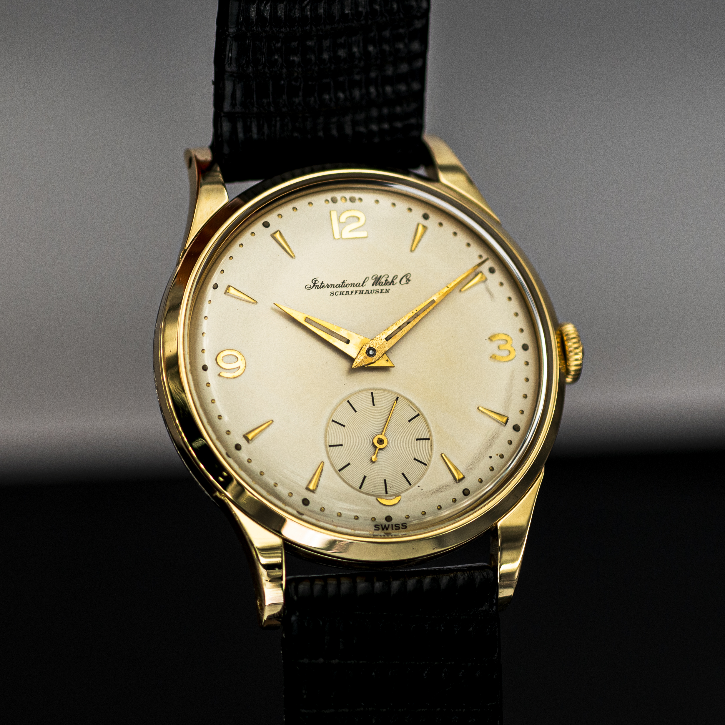 1510_marcels_watch_group_vintage_wristwatch_1955_iwc_1454642_calatrava_dial_17