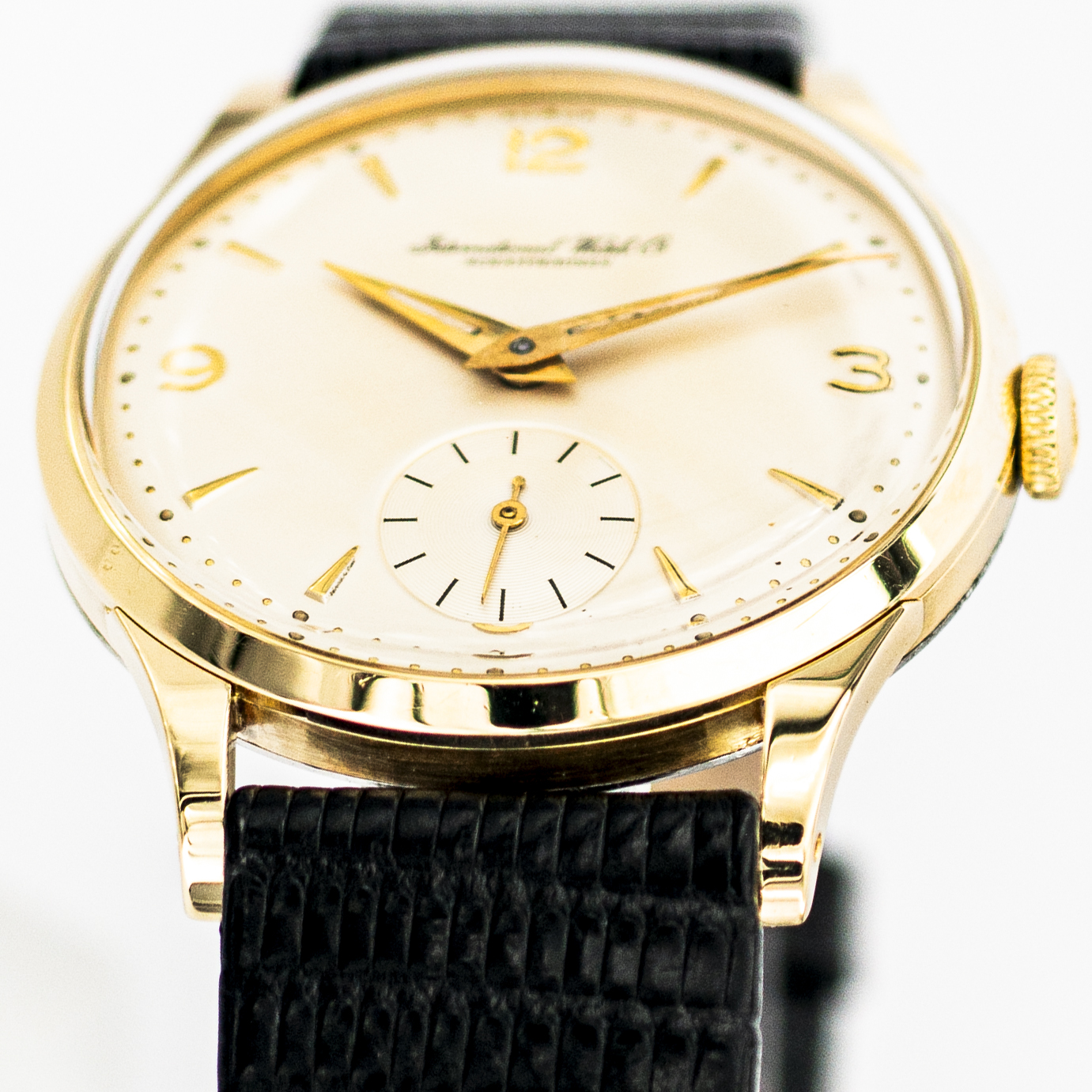 1510_marcels_watch_group_vintage_wristwatch_1955_iwc_1454642_calatrava_lugs_01