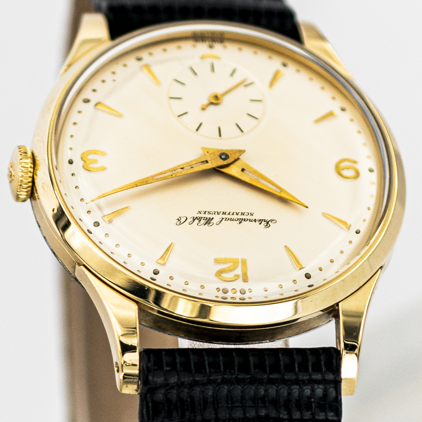 1510_marcels_watch_group_vintage_wristwatch_1955_iwc_1454642_calatrava_lugs_02