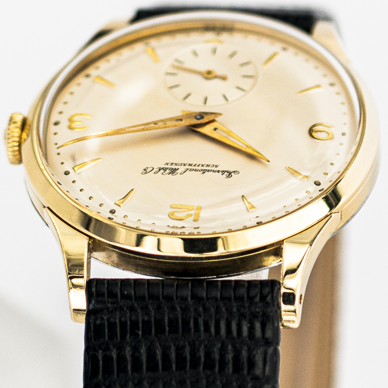 1510_marcels_watch_group_vintage_wristwatch_1955_iwc_1454642_calatrava_lugs_03