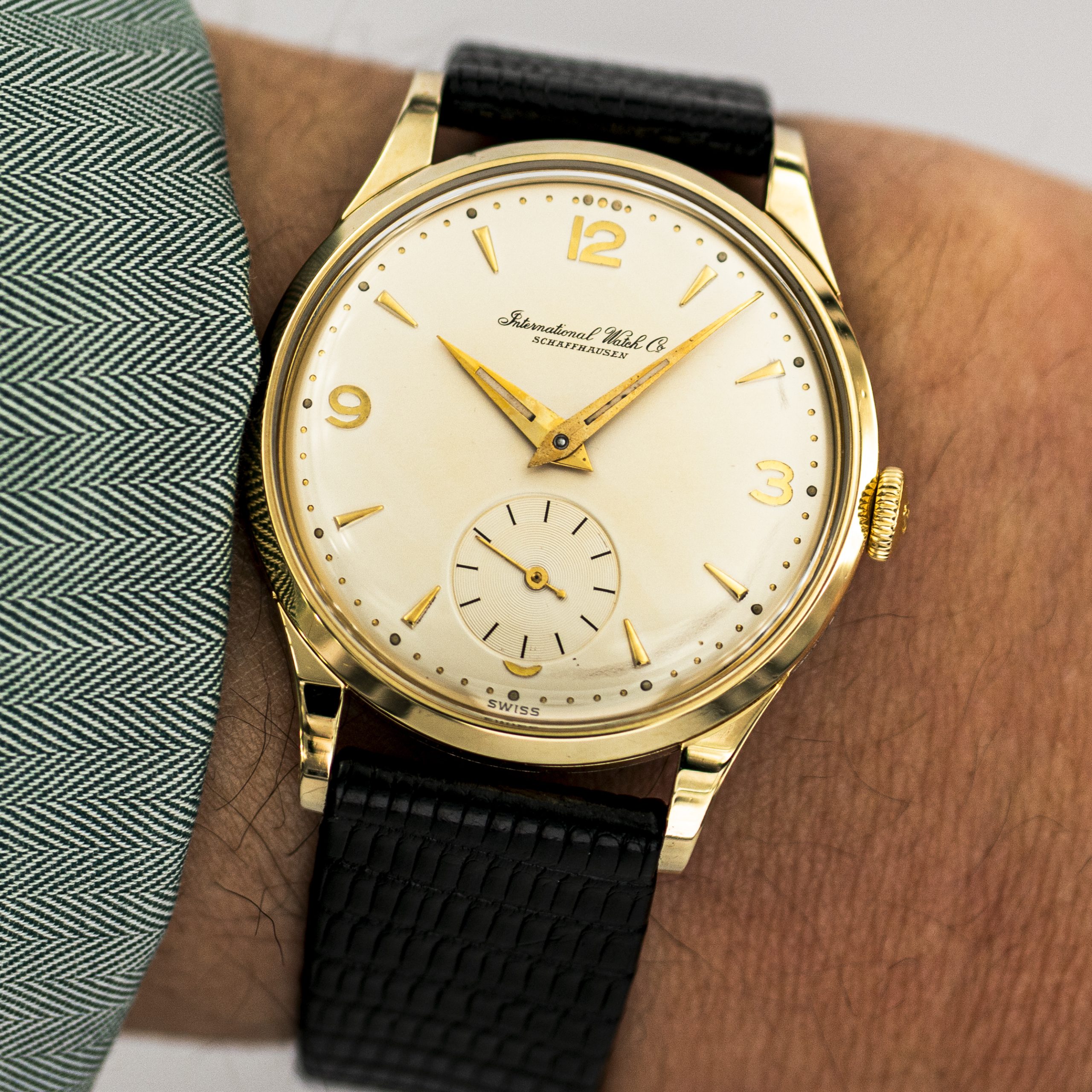 1510_marcels_watch_group_vintage_wristwatch_1955_iwc_1454642_calatrava_wristshot_01