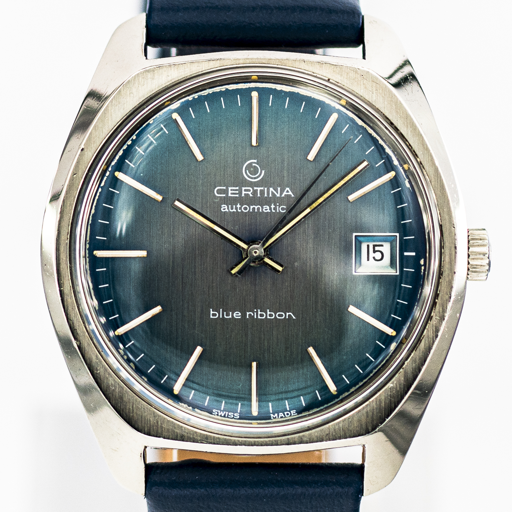 1530_marcels_watch_group_vintage_wristwatch_1973_certina_1218_blue_ribbon_volvo_50th_anniversary_watch_dial_01
