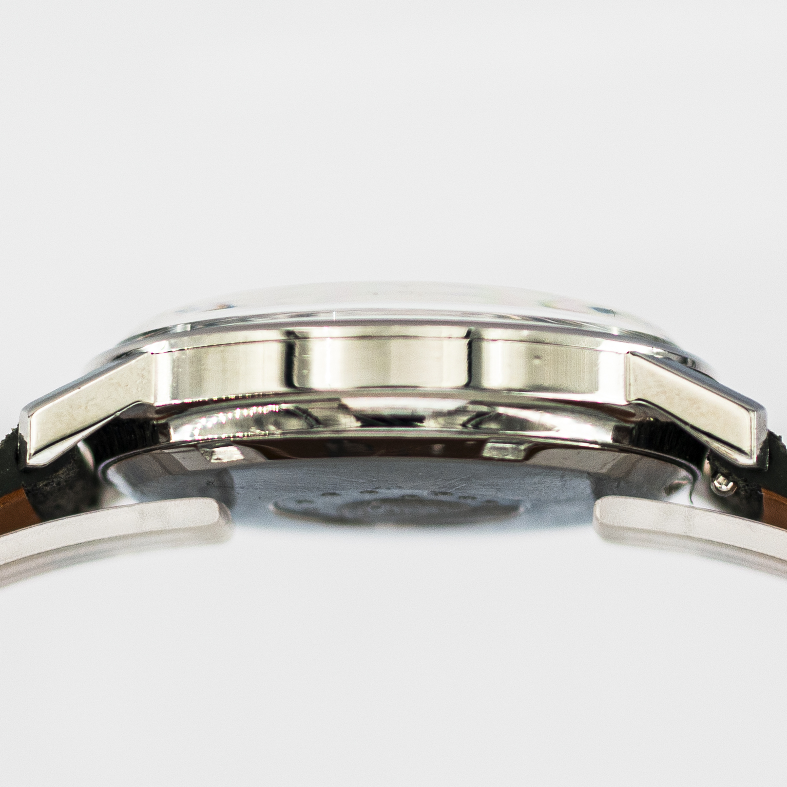 1539_marcels_watch_group_vintage_wristwatch_1968_omega_168.018_constellation_case_side_04